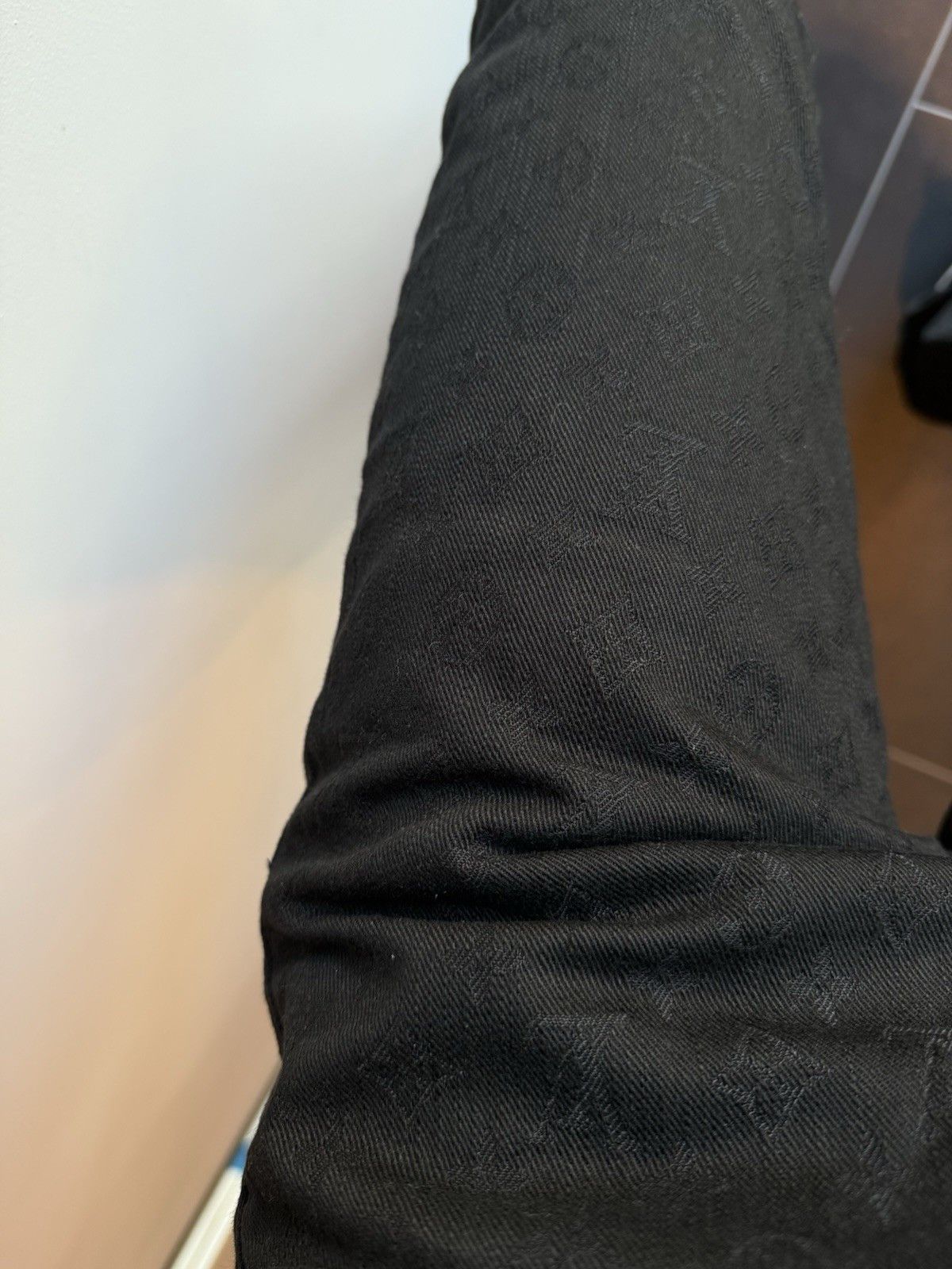 Louis Vuitton Louis Vuitton Slim Black Mongram mens Jeans Size 27 Size US 27 - 5 Thumbnail