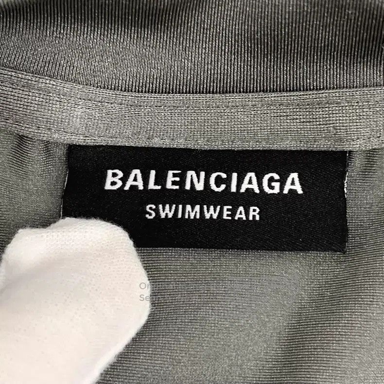Balenciaga Balenciaga Gray logo round neck short sleeve T-shirt Size US S / EU 44-46 / 1 - 5 Thumbnail