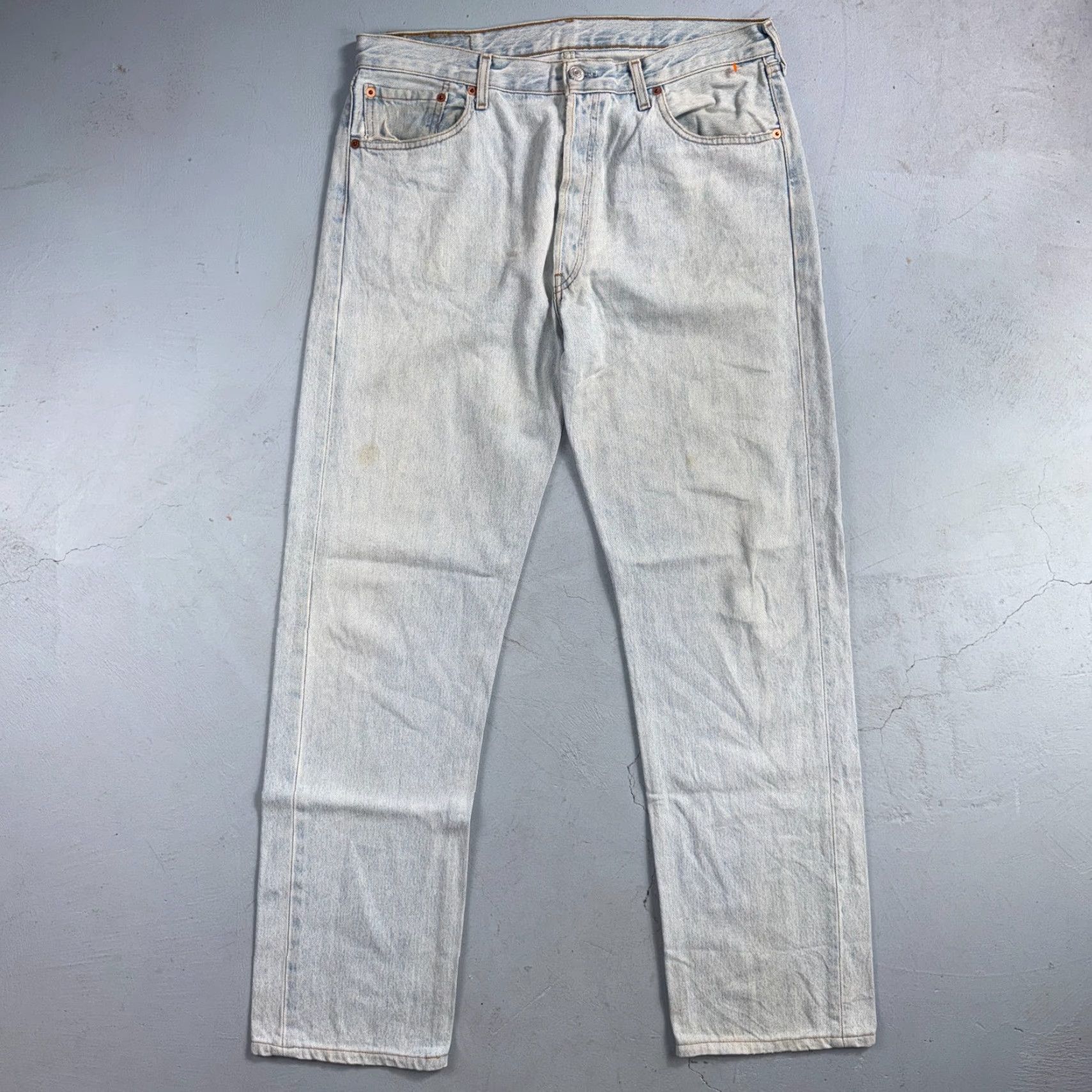 Levi's VINTAGE Levi's 501 Jeans Blue Light Wash 36x36 XX Straight Leg 90s USA Men Carth Size US 36 / EU 52 - 2 Thumbnail