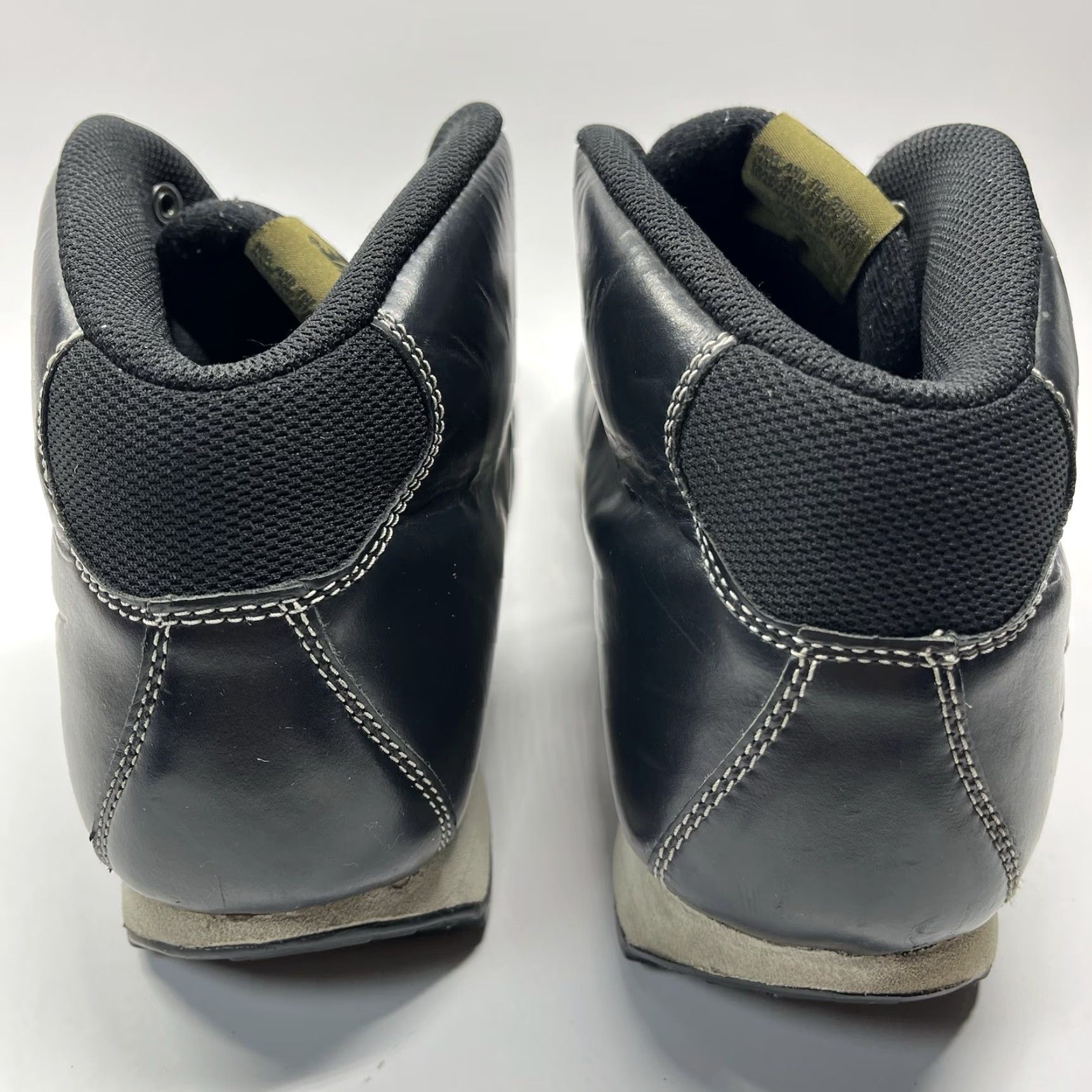 Nike VINTAGE Nike Air Magma Nd Boots Men 13 Leather Black Light Bone Iguana 370921-003 VTG Size US 12 / EU 45 - 4 Thumbnail