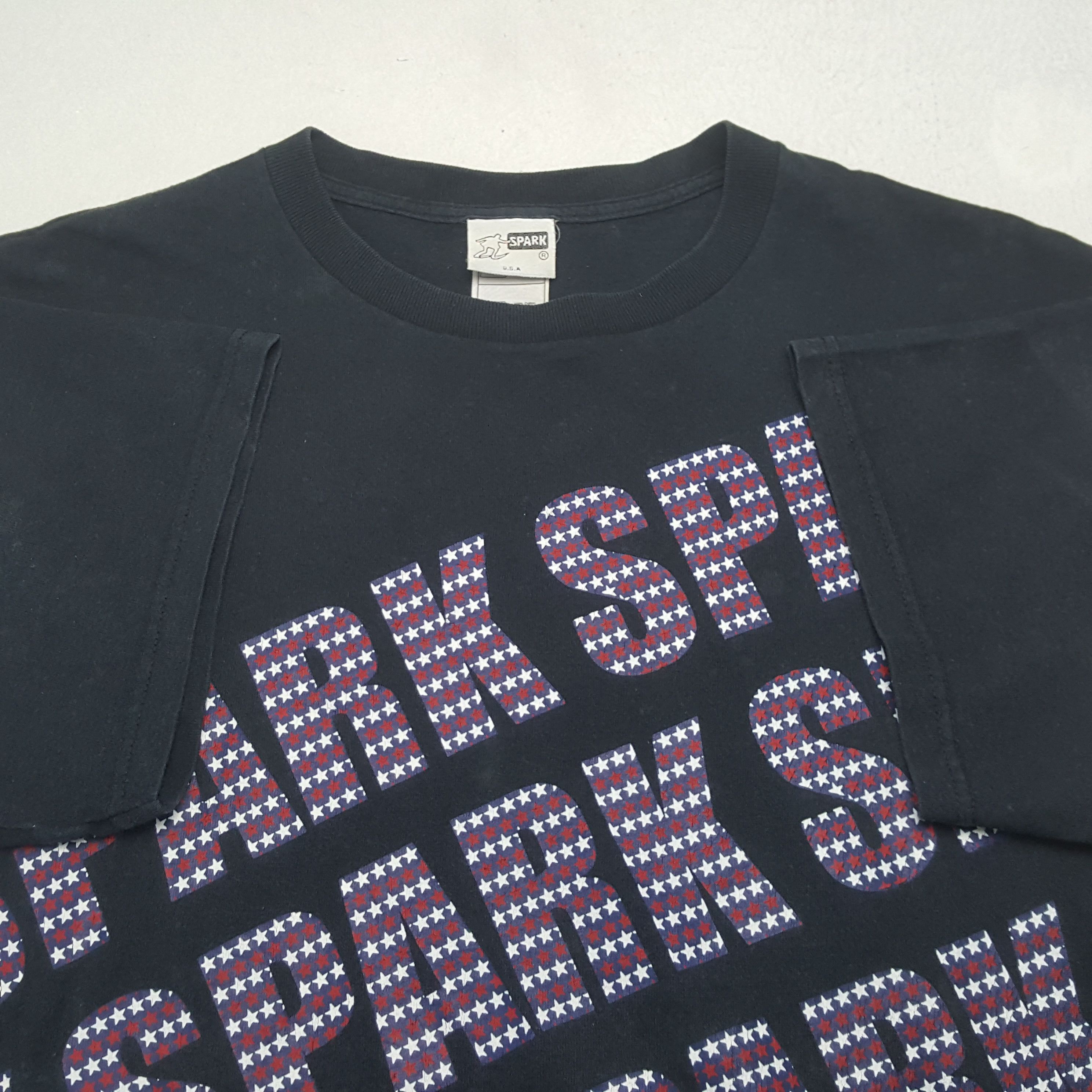 Vintage Spark Streetwear Skateboard Style Tshirt RR25 Size US L / EU 52-54 / 3 - 4 Thumbnail