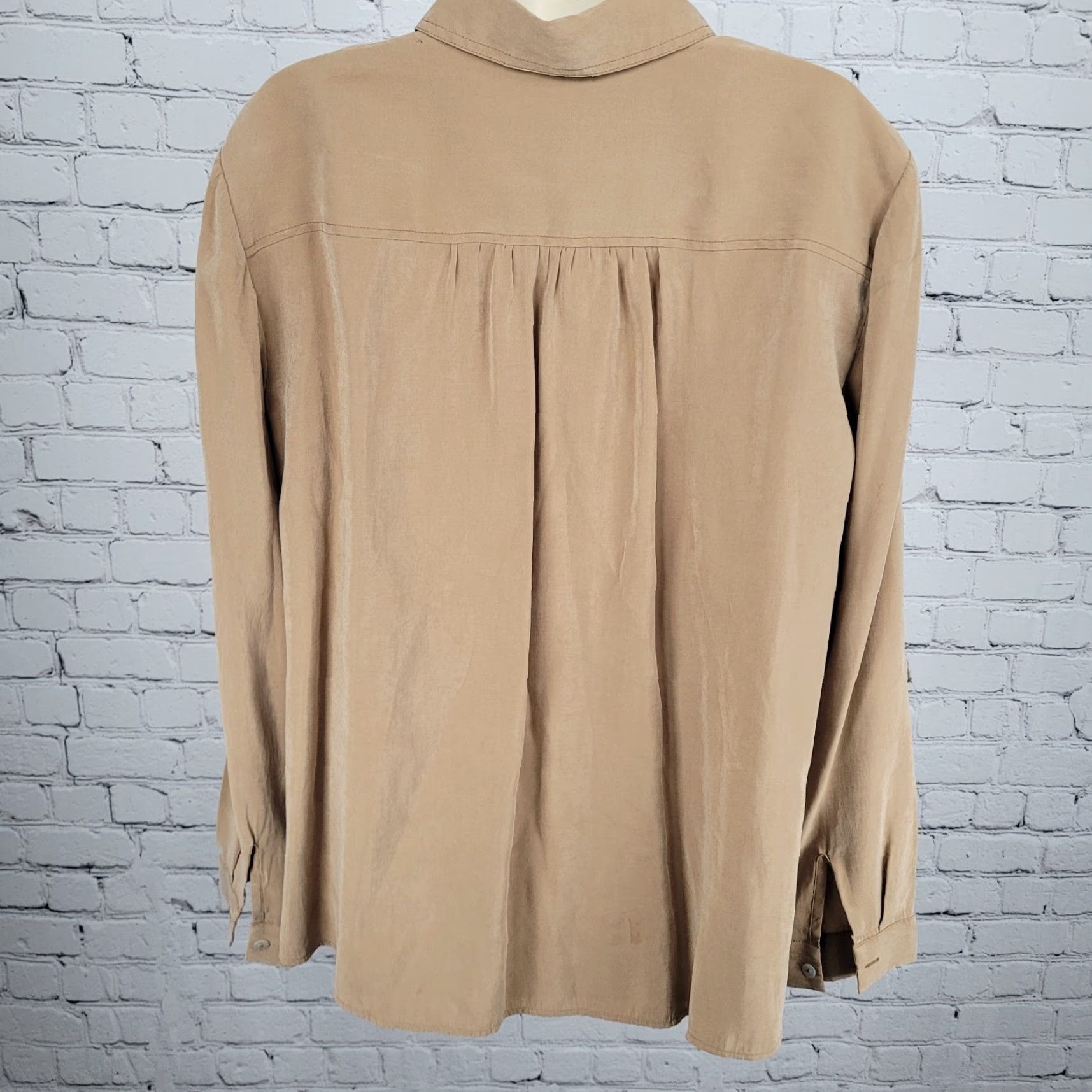 Vintage Chico's Button-Up Shirt XL Brown Microfiber Long Sleeve Roll Tab Blouse Top Womens Classic Easy Care Pockets Size XL / US 12-14 / IT 48-50 - 2 Thumbnail