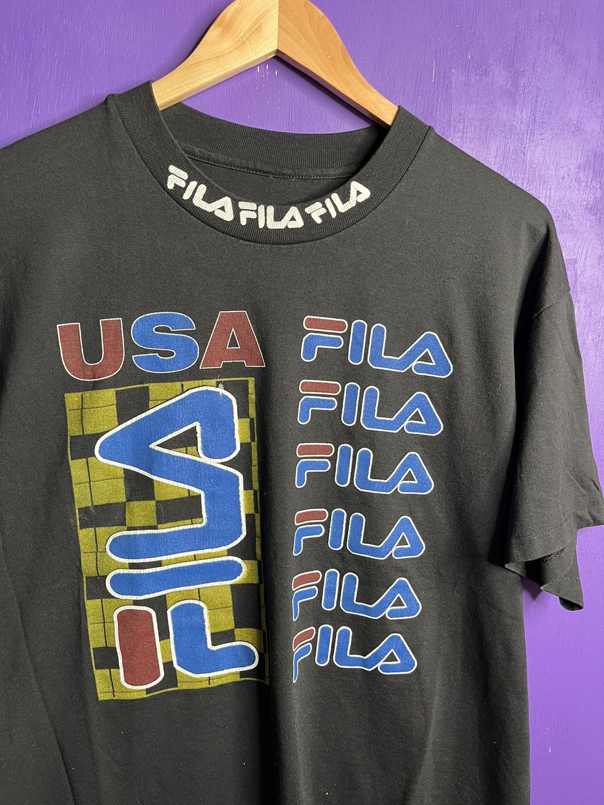 Vintage Vintage 90s Fila USA neck logo t-shirt Size US L / EU 52-54 / 3 - 3 Thumbnail