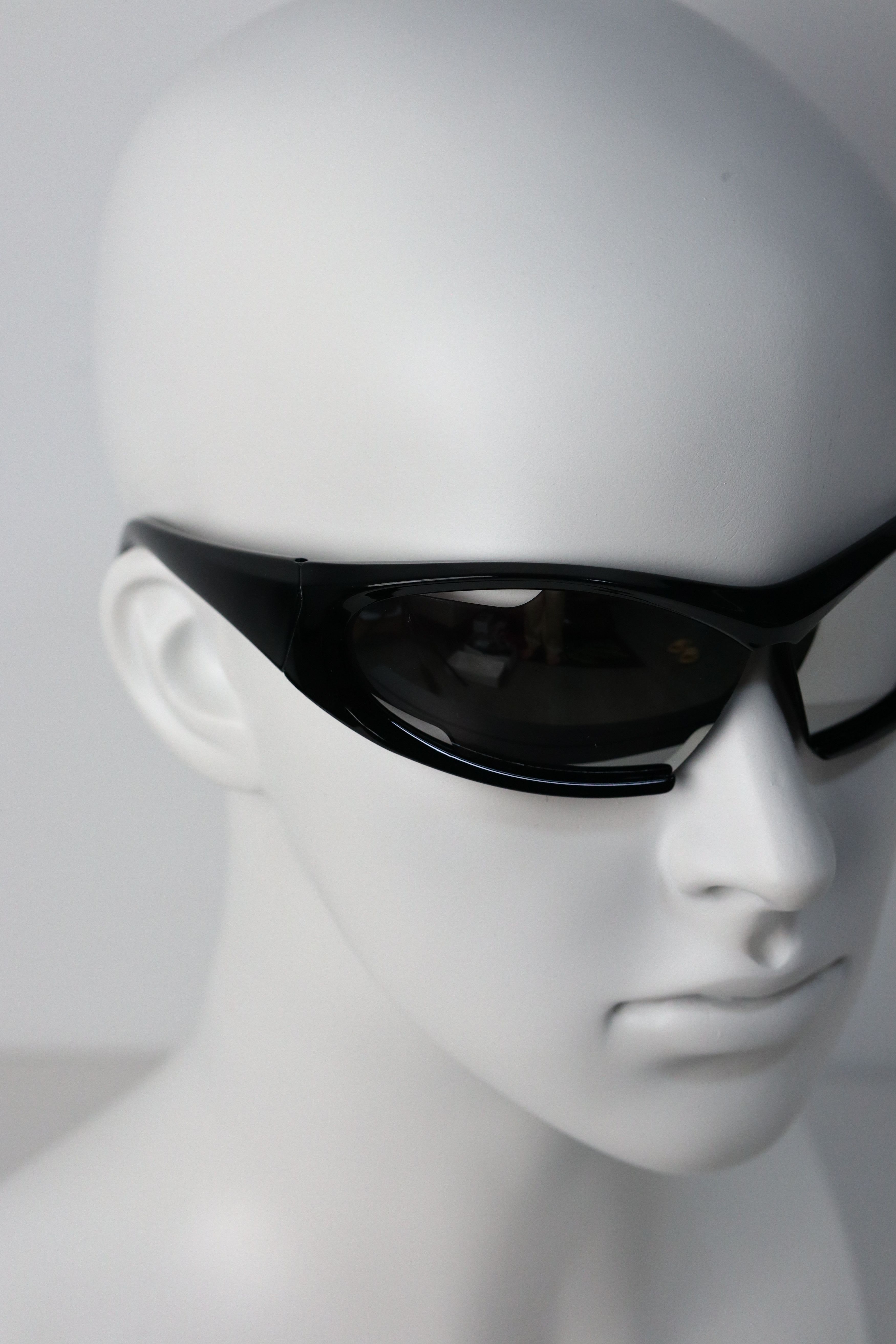 Japanese Brand Y2k Avant Garde Futuristic Black Sunglasses Unisex OS Size ONE SIZE - 6 Thumbnail