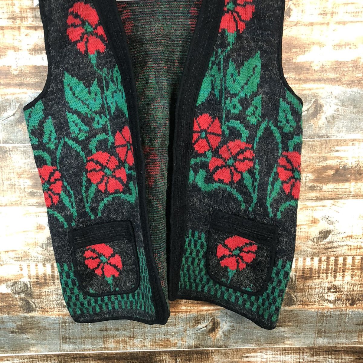 Vintage Vintage art Japan green Vest Knitwear #A1797 Size US M / EU 48-50 / 2 - 6 Thumbnail