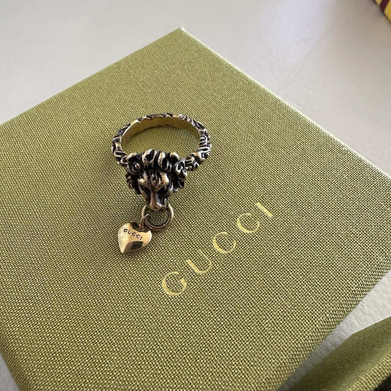 Gucci NEW Gucci Ring Lion Head Heart Gold Tone Metal Sz S Size ONE SIZE - 7 Thumbnail