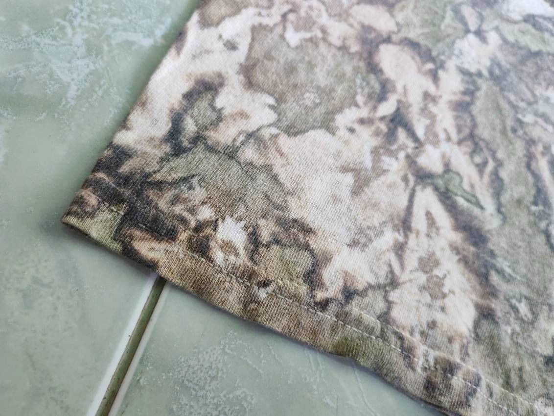 Gildan 00s bleached vtg t shirt deer green camouflage 21/28.5 Size US L / EU 52-54 / 3 - 5 Thumbnail