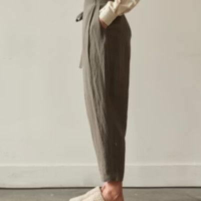 7115 by Szeki 7115 by Szeki Linen Ainsley Trouser, Dark Oak Size US 29 - 3 Thumbnail