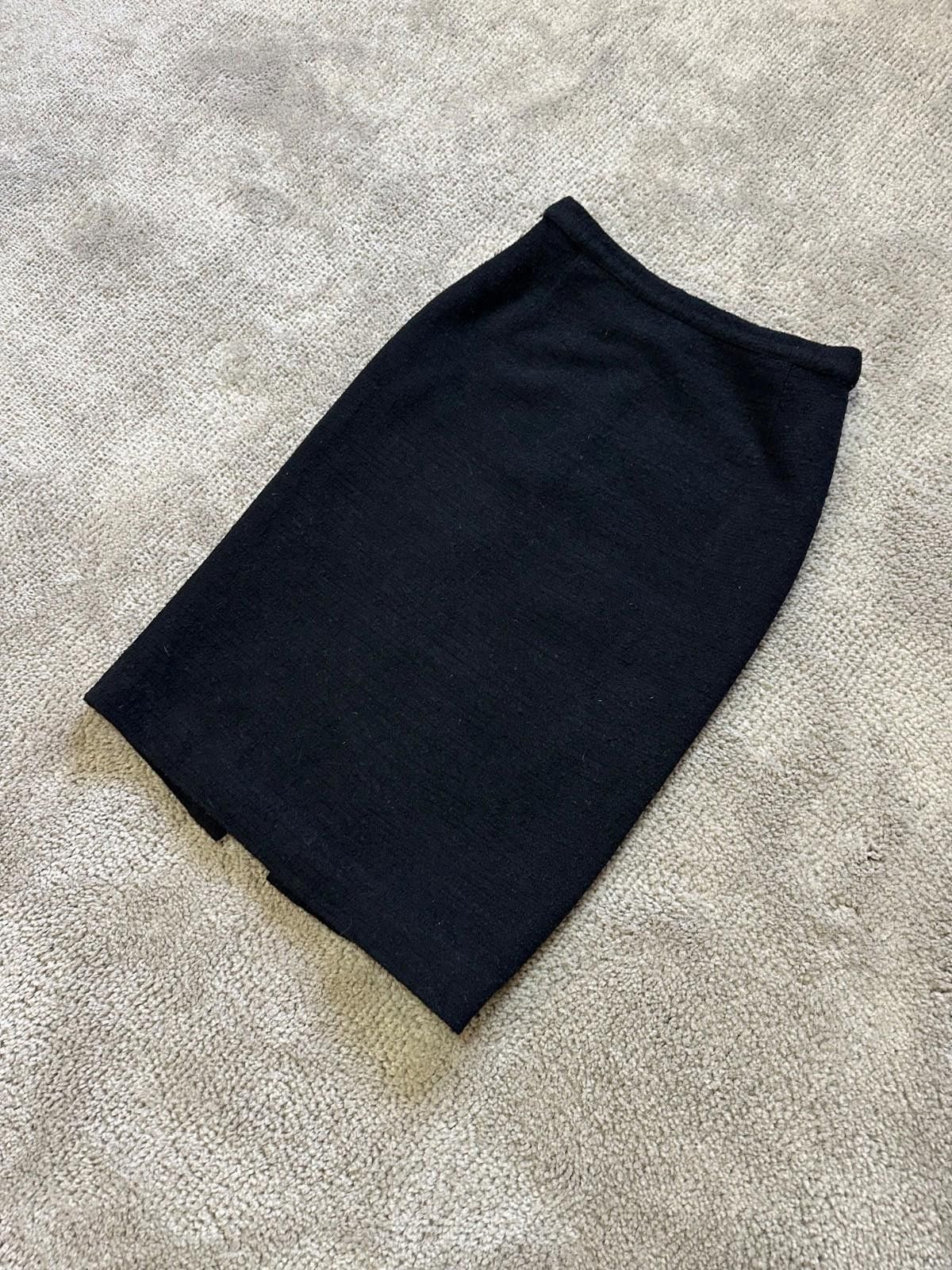 Salvatore Ferragamo Salvatore Ferragamo Wool Skirt Sz IT 42 Size 28" / US 6 / IT 42 - 3 Thumbnail