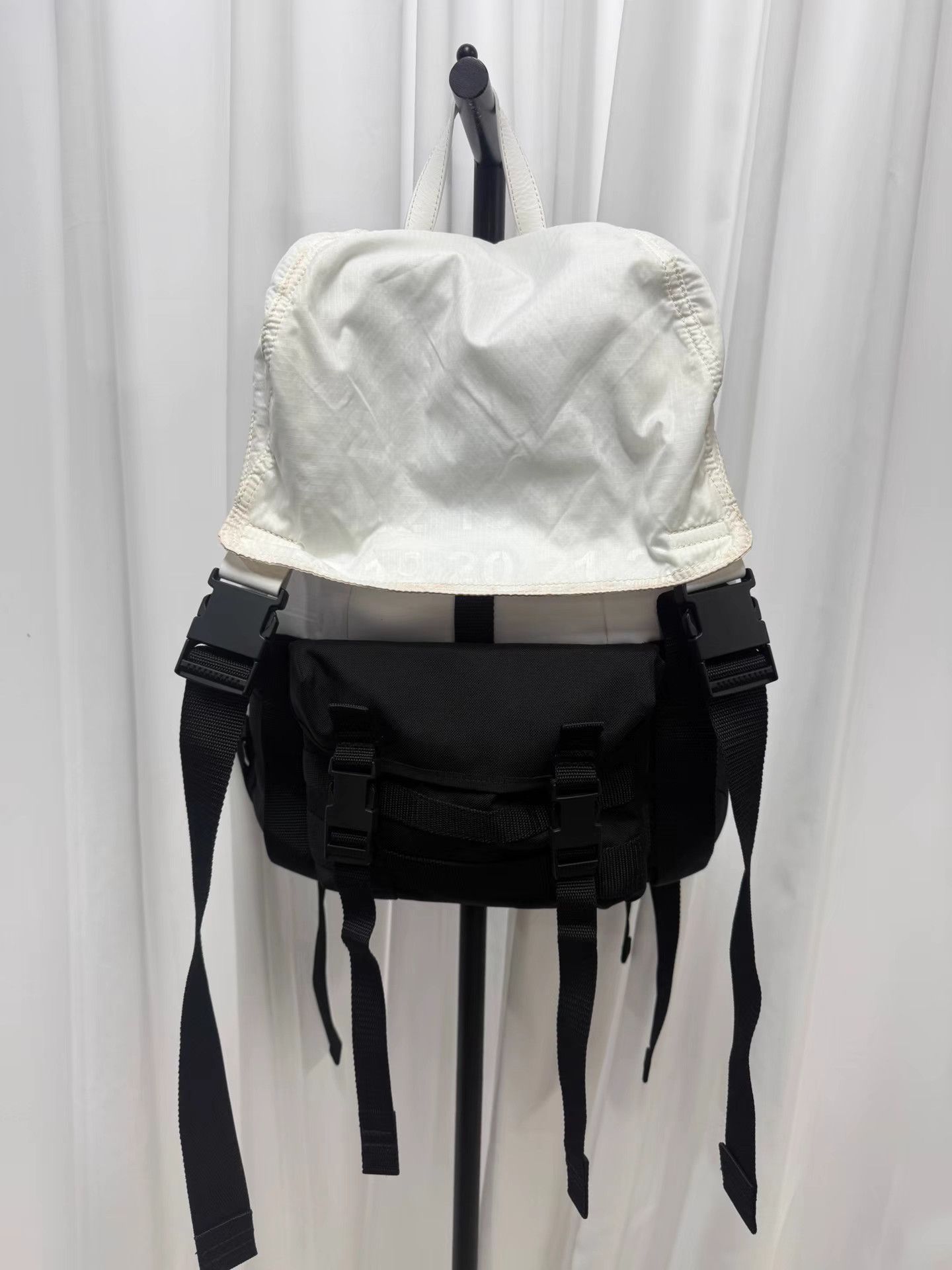 Maison Margiela Maison Margiela Color-Block Strap Backpack K20 Size ONE SIZE - 1 Thumbnail