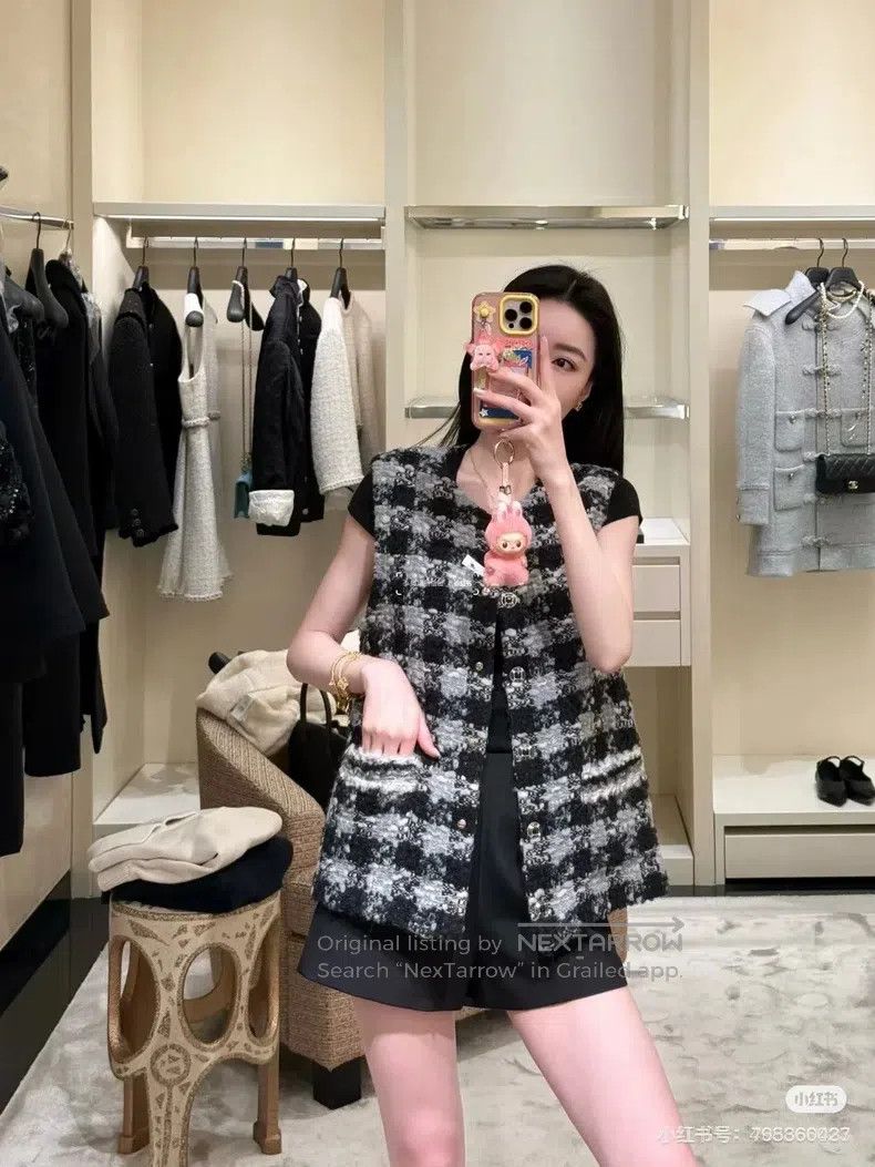 Chanel Chanel Gray tweed plaid vest jacket Size XS / US 0-2 / IT 36-38 - 8 Thumbnail