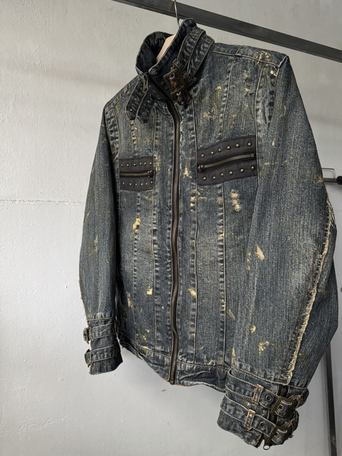 If Six Was Nine 2000s in the attic distressed studded bondage denim jacket Size US L / EU 52-54 / 3 - 1 Thumbnail