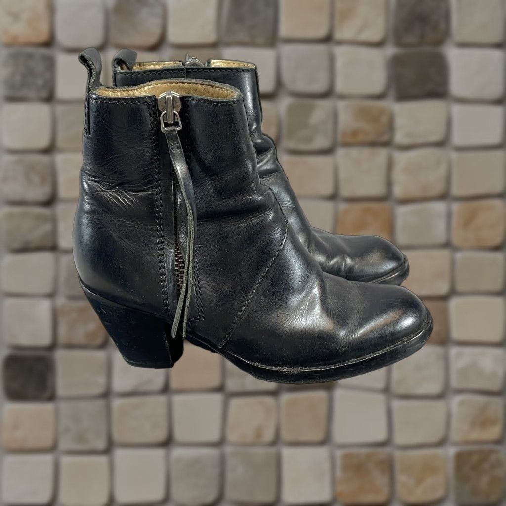 Acne Studios Acne Studios Booties Women's Size 6 Black Leather Almond Toe Block Heel Ankle Size US 6 / IT 36 - 1 Thumbnail