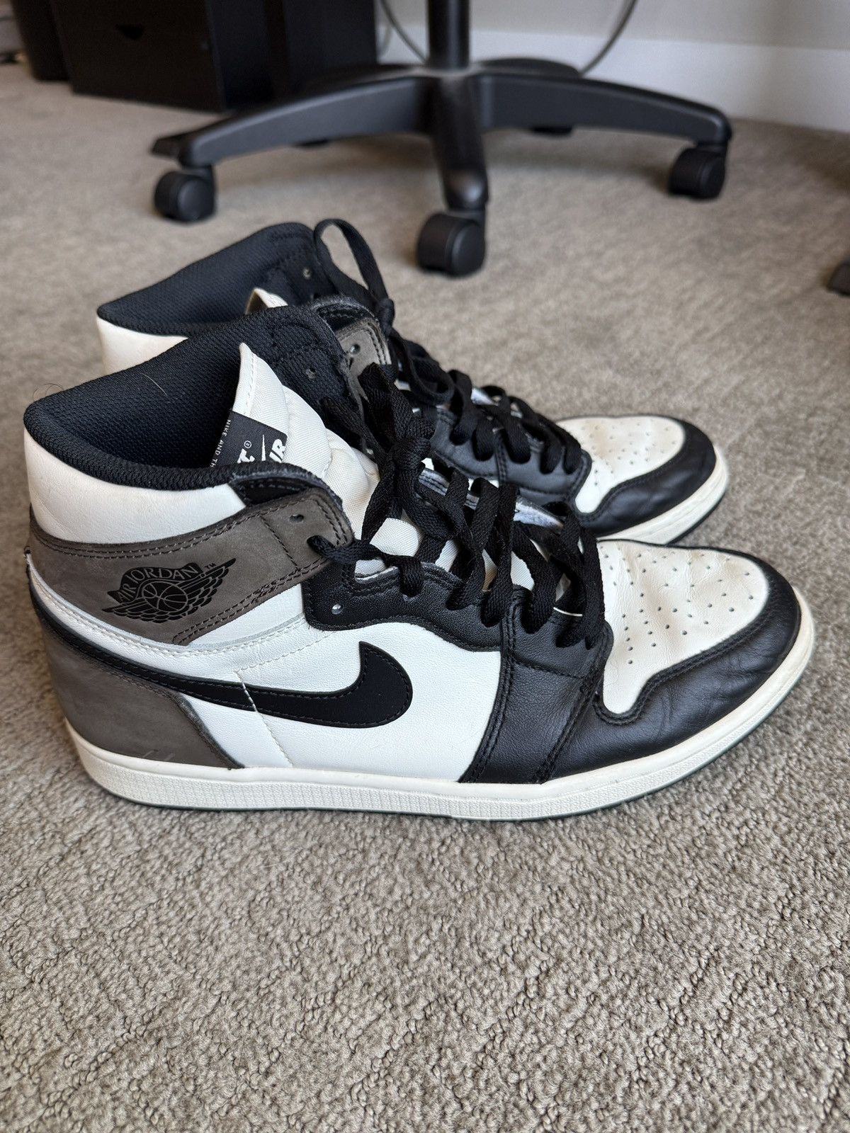 Nike Jordan 1 High Dark Mocha (Size: 11.5) Size US 11.5 / EU 44-45 - 3 Thumbnail