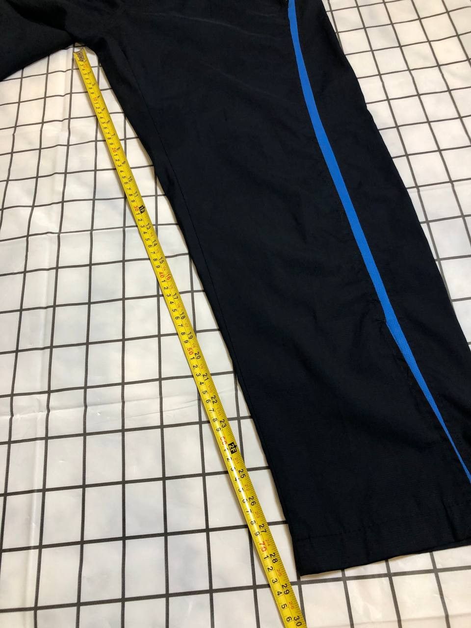 Nike Vintage Nike Track Pants 00s Nylon Swoosh Y2K Size US 32 / EU 48 - 5 Thumbnail