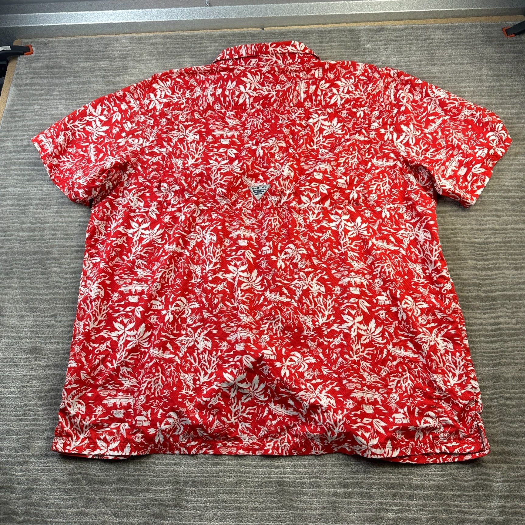 Gloverall Columbia Shirt 3XL XXXL Red Christmas All Over Print Button-Up Short Sleeve PFG Bonehead Geometric Casual Formal Mens Size US XXL / EU 58 / 5 - 3 Thumbnail