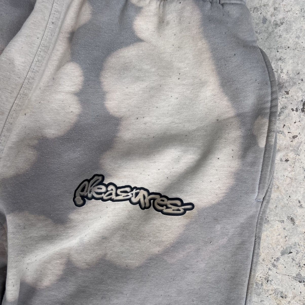 Pleasures Pleasures Decay Sweatpant Bleach Jogger Pant Size US 36 / EU 52 - 6 Thumbnail