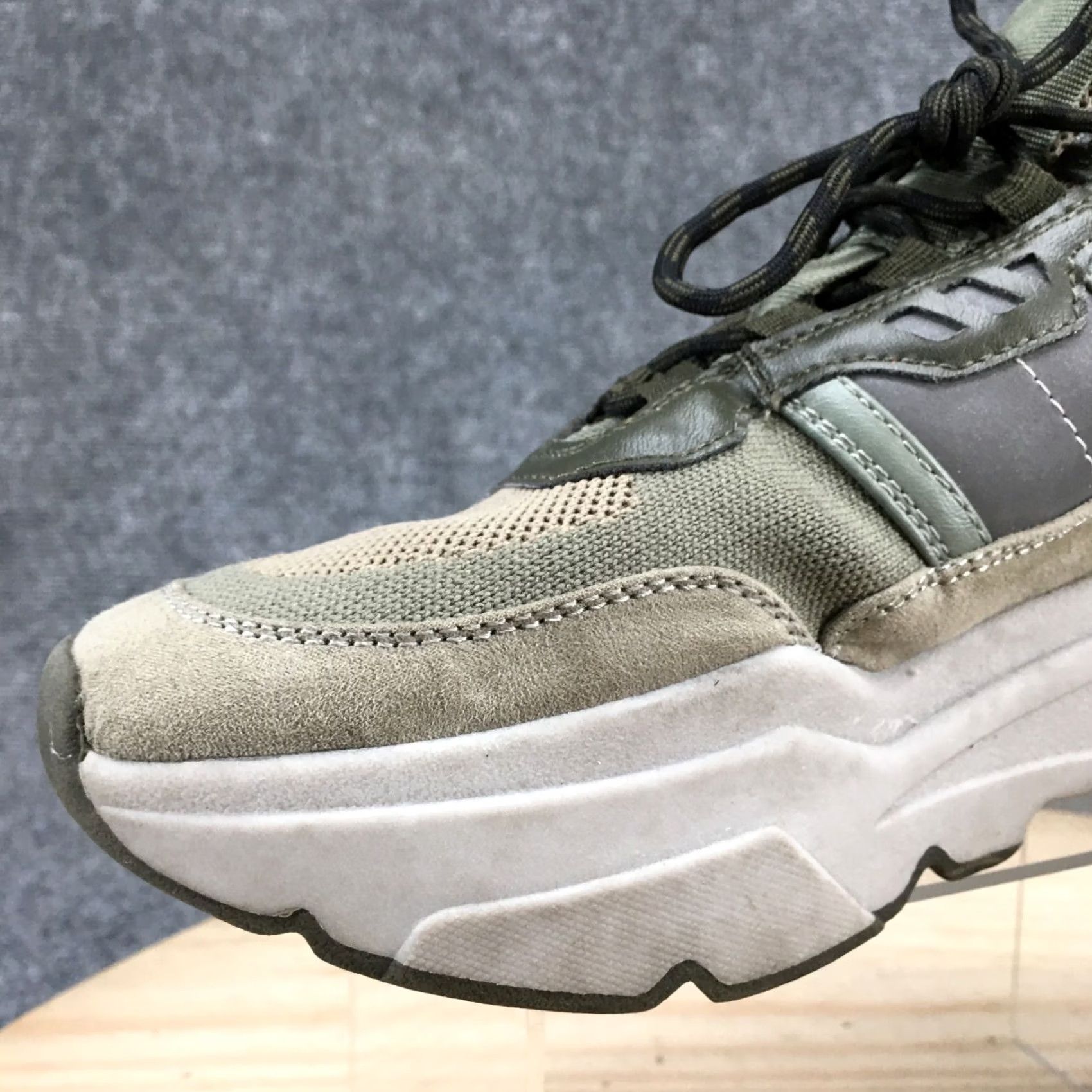 H&M H&M Shoes Womens 40 Athletic Sneakers Green Lace Up Low Top Comfort Round Toe Shoes Size M / US 6-8 / IT 42-44 - 6 Thumbnail