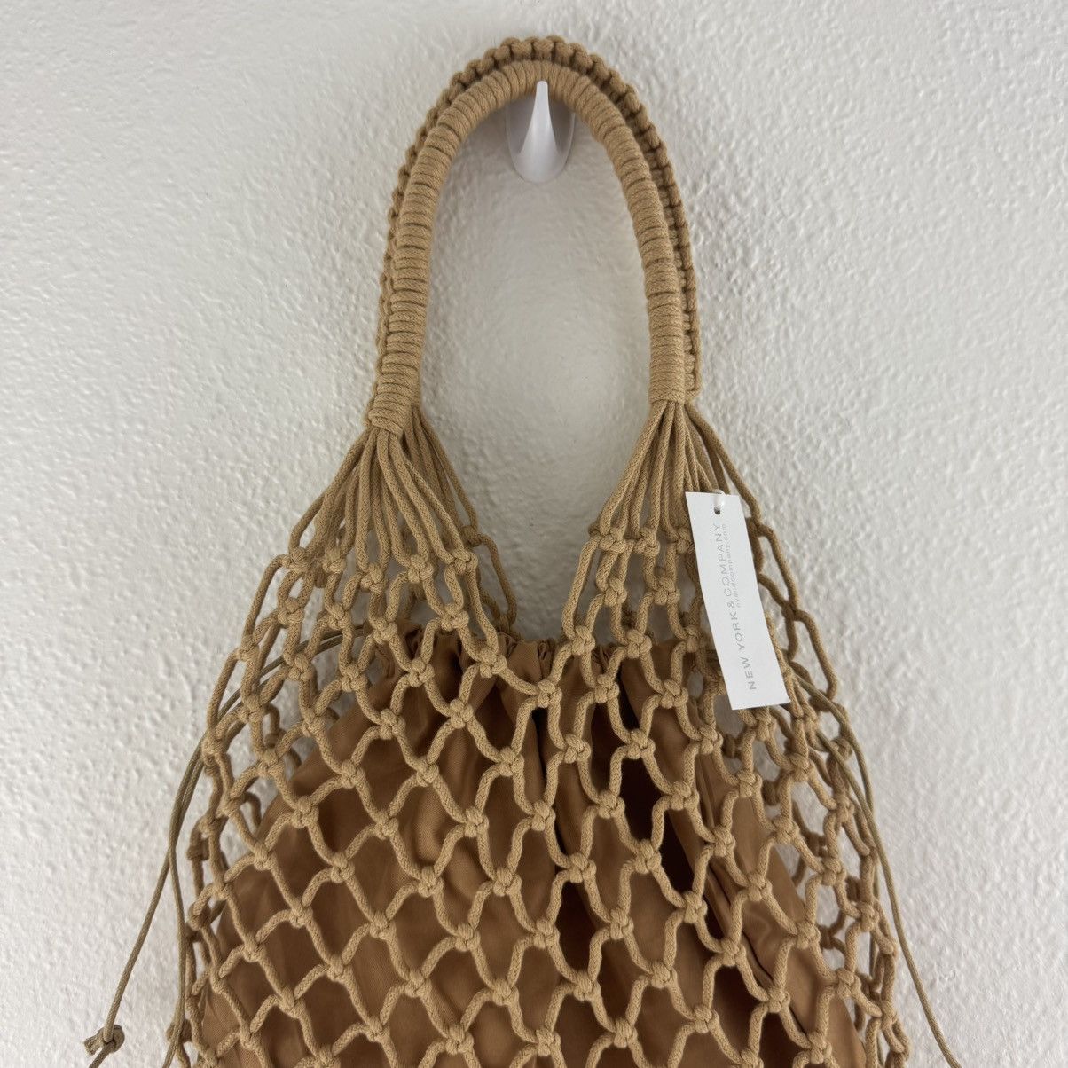 Other NEW YORK & CO. Brown Tan Crochet Tassel Fringe Beach Purse Size ONE SIZE - 2 Thumbnail