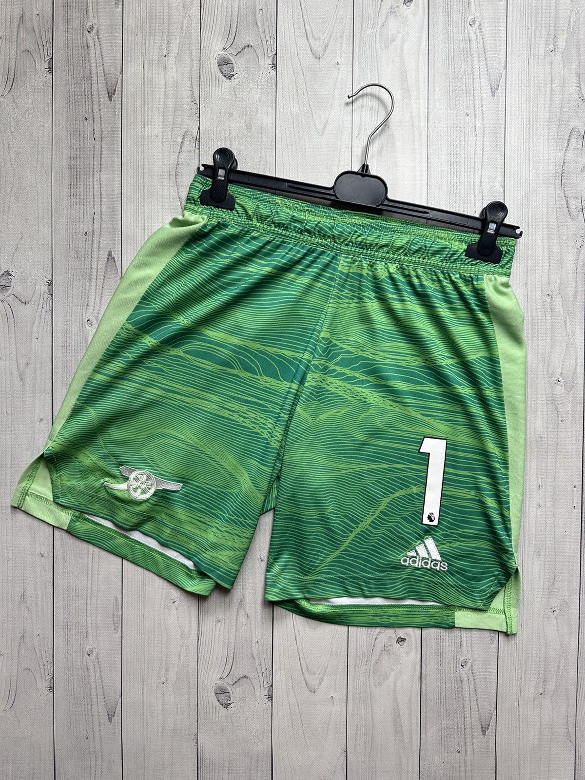 Adidas Adidas Arsenal green goalkeeper soccer shorts 1 rare size S Size US 30 / EU 46 - 1 Thumbnail