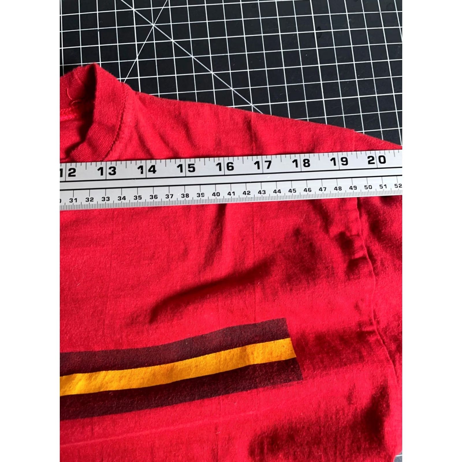 Vintage VINTAGE 1999 The Rolling Stones No Security T-Shirt Mens Medium Red Long Sleeve VTG 90s Size US M / EU 48-50 / 2 - 7 Thumbnail