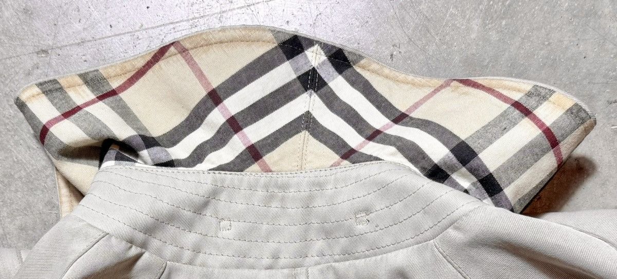 Burberry × Vintage Vintage Women’s Burberry London Nova Check Coat Size 34 Size XXS / US 00 / IT 34 - 13 Thumbnail