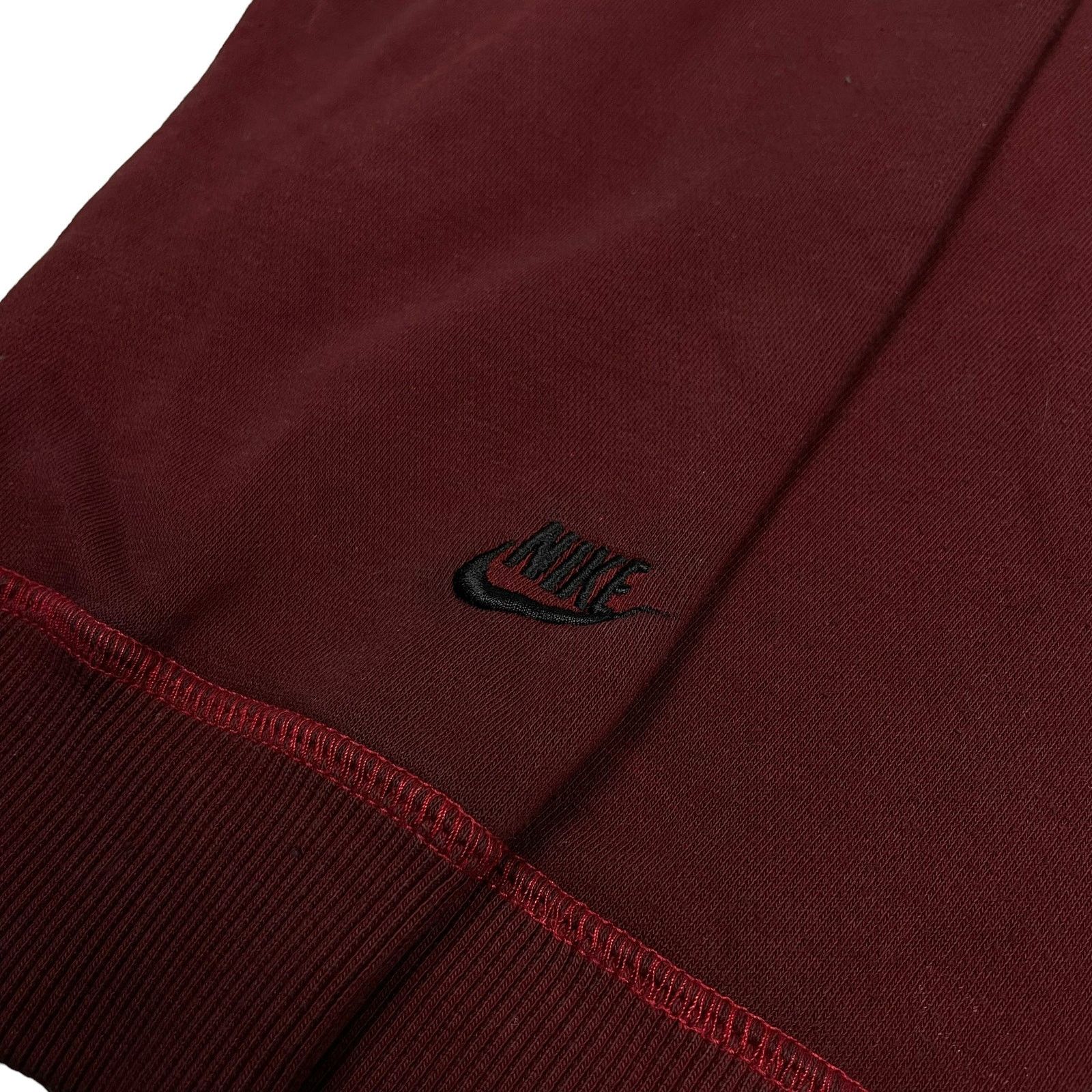 Nike Sportswear Men Maroon Crew Neck Spellout Sweatshirt 2XL