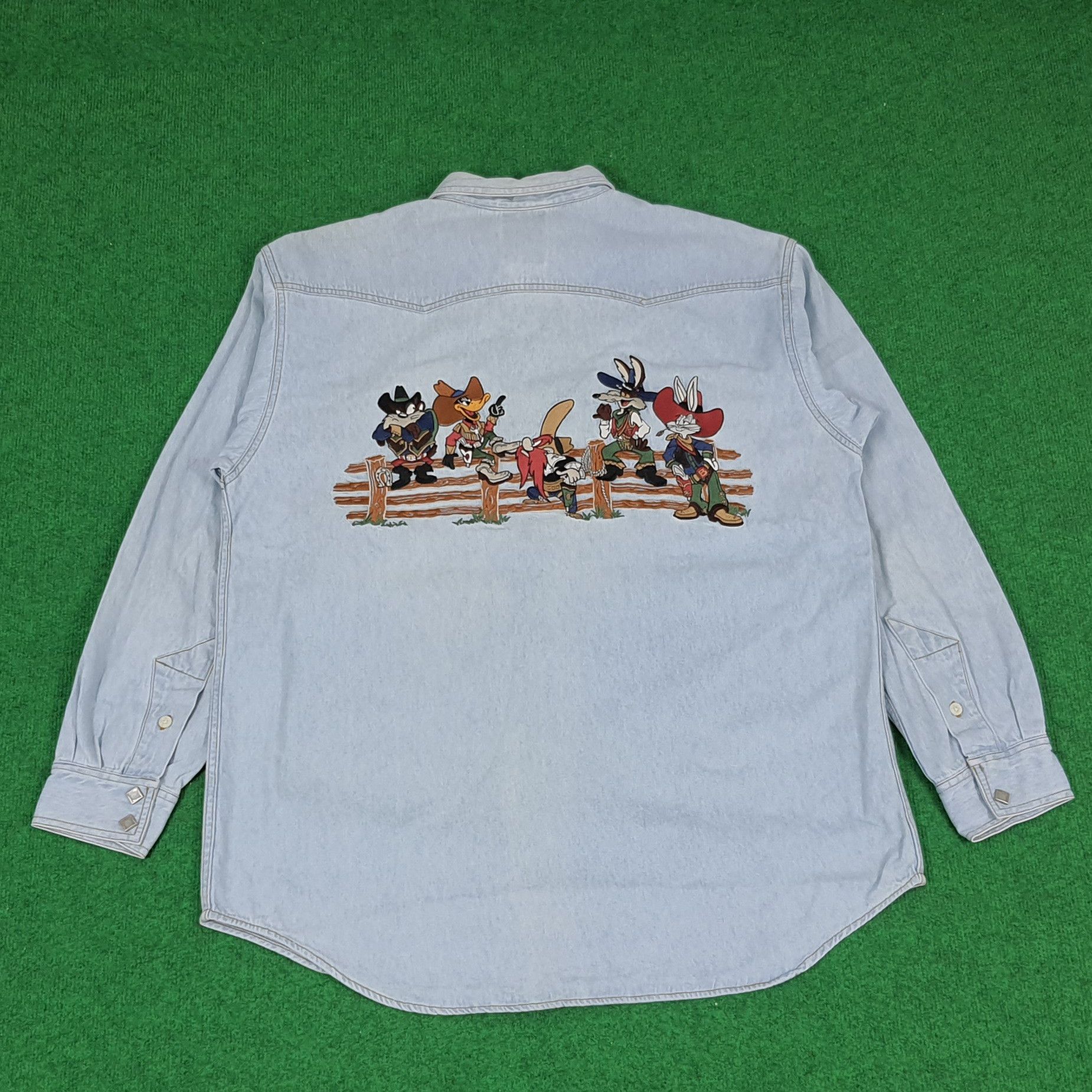 Vintage × Warner Bros Vintage Looney Tunes Classics Wild West Embroidery Shirt Size US L / EU 52-54 / 3 - 1 Thumbnail