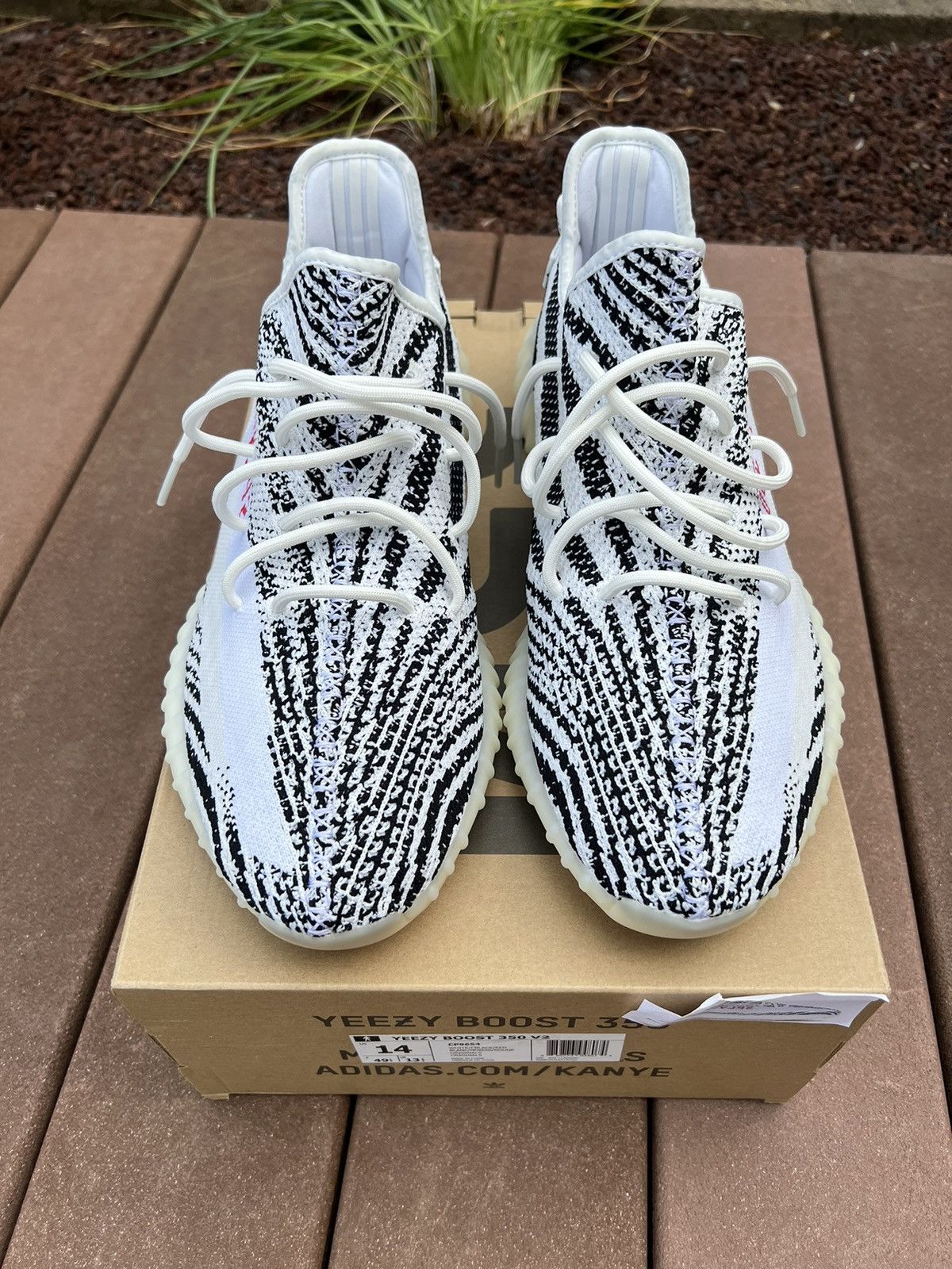 Adidas Yeezy 350 v2 zebra worn once Size US 14 / EU 47 - 3 Thumbnail