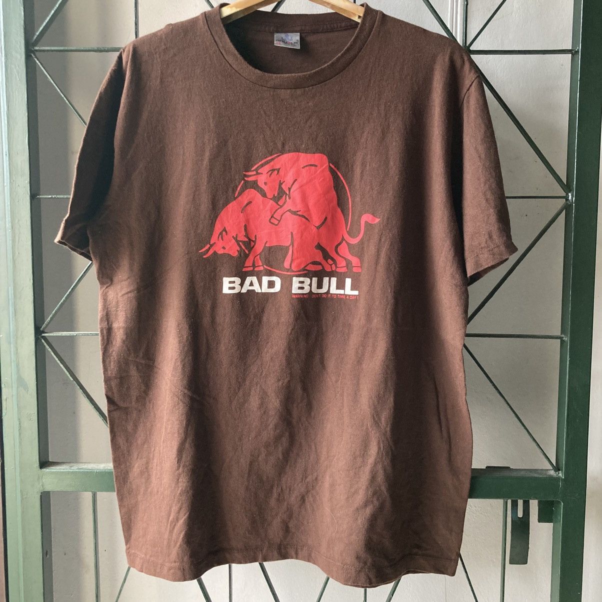 Vintage Bad Bull Red Bull Parody Tee Size US L / EU 52-54 / 3 - 2 Thumbnail