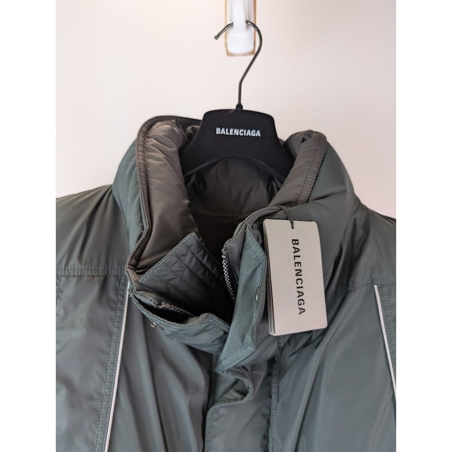 Balenciaga o1rshd1 Mat Nylon Wrap Gilet in Cypress Green Size US M / EU 48-50 / 2 - 6 Thumbnail
