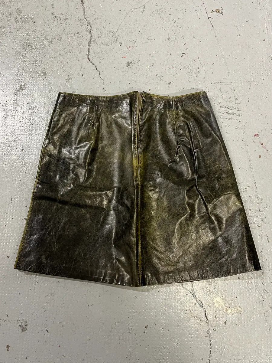 Roberto Cavalli SS2001 Roberto Cavalli Eroded Olive Leather Mini Skirt Size 28" / US 6 / IT 42 - 7 Thumbnail