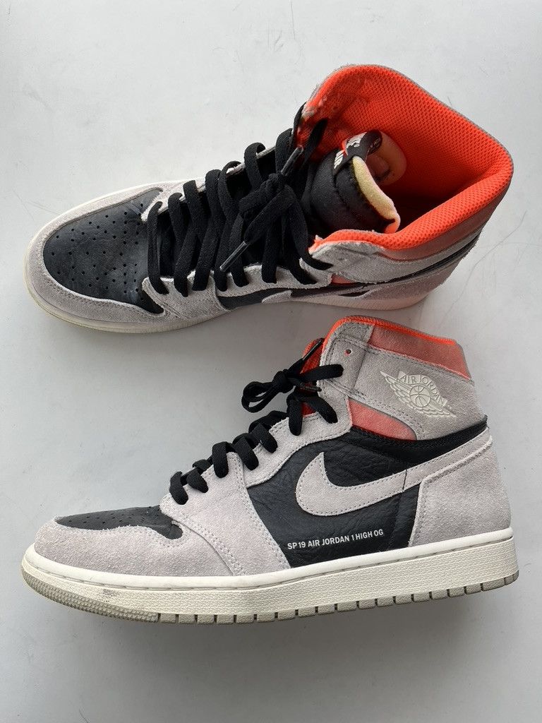 Nike Nike Jordan 1 Hyper Crimson Size US 10 / EU 43 - 1 Thumbnail