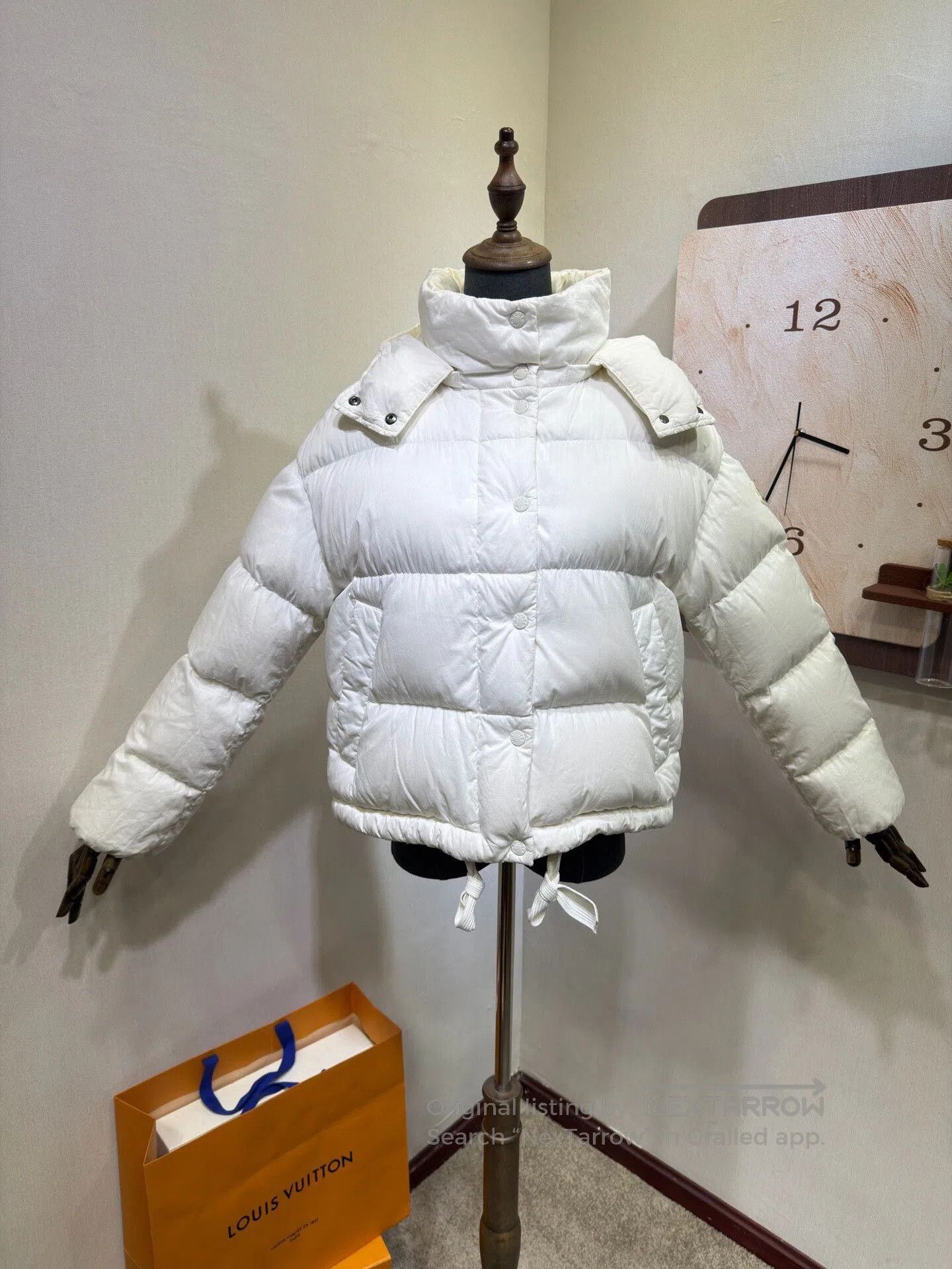 Moncler Women's White Hooded Down Jacket. Size XS / US 0-2 / IT 36-38 - 1 Thumbnail