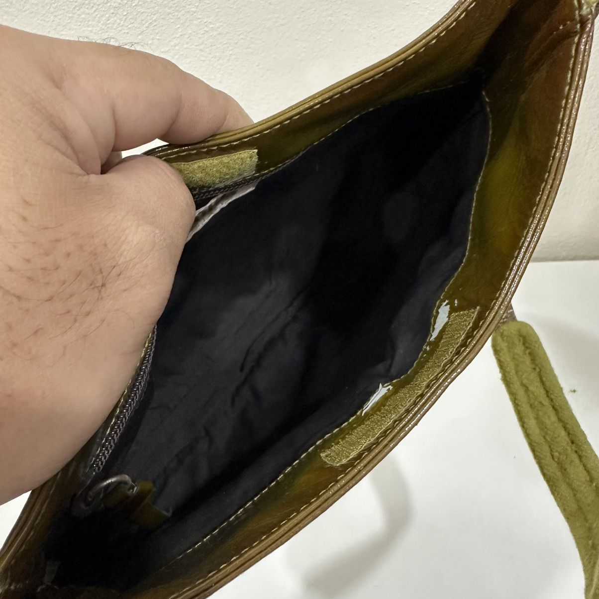 Miu Miu ‼️LASTDROP‼️ MIU MIU AW 1999 SHEARLING VERNIS SHOULDER BAG Size ONE SIZE - 12 Thumbnail