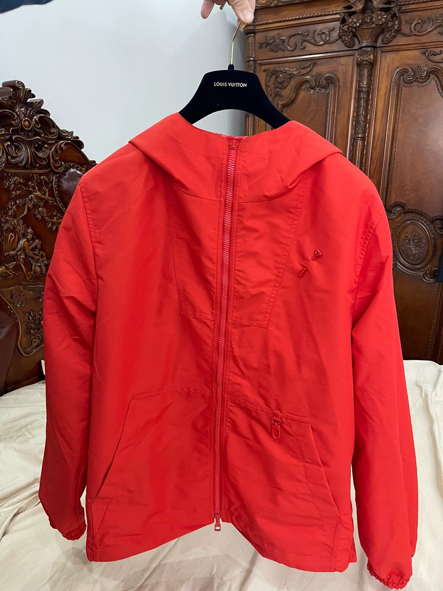Louis Vuitton LV New 2-Sided Full Logo & Solid w/ LV Pin Jacket 48 Size US M / EU 48-50 / 2 - 3 Thumbnail