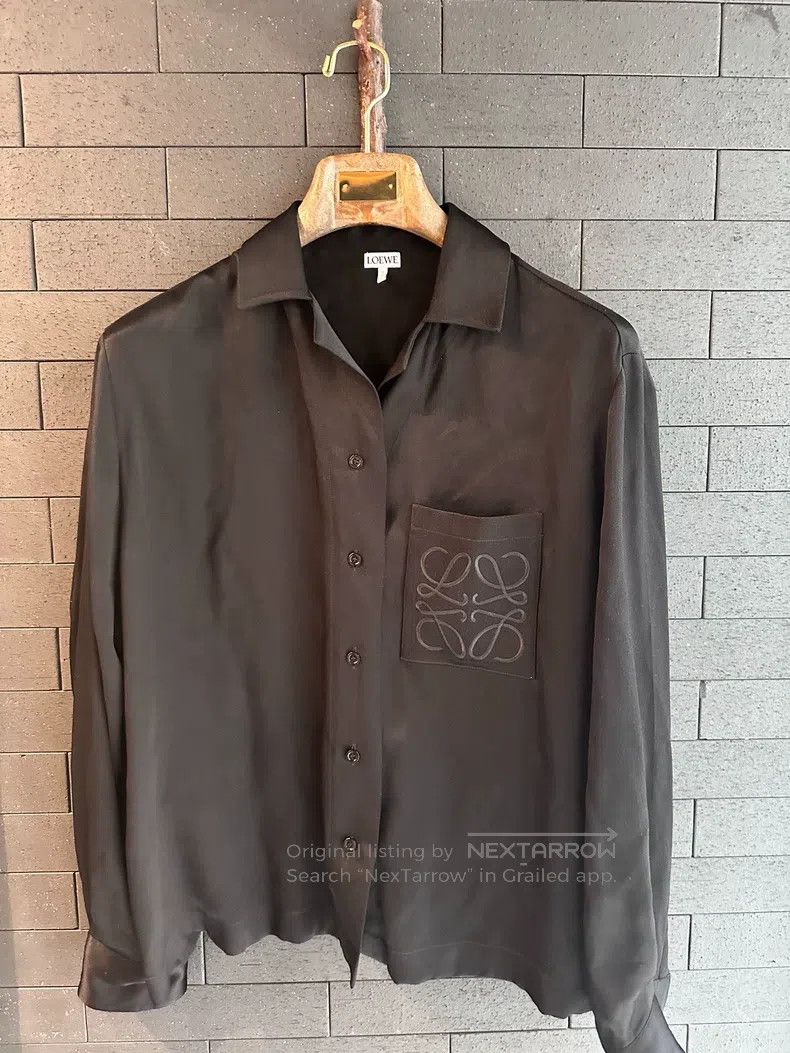 Loewe Loewe Black silk shirt with large logo Size XS / US 0-2 / IT 36-38 - 1 Thumbnail