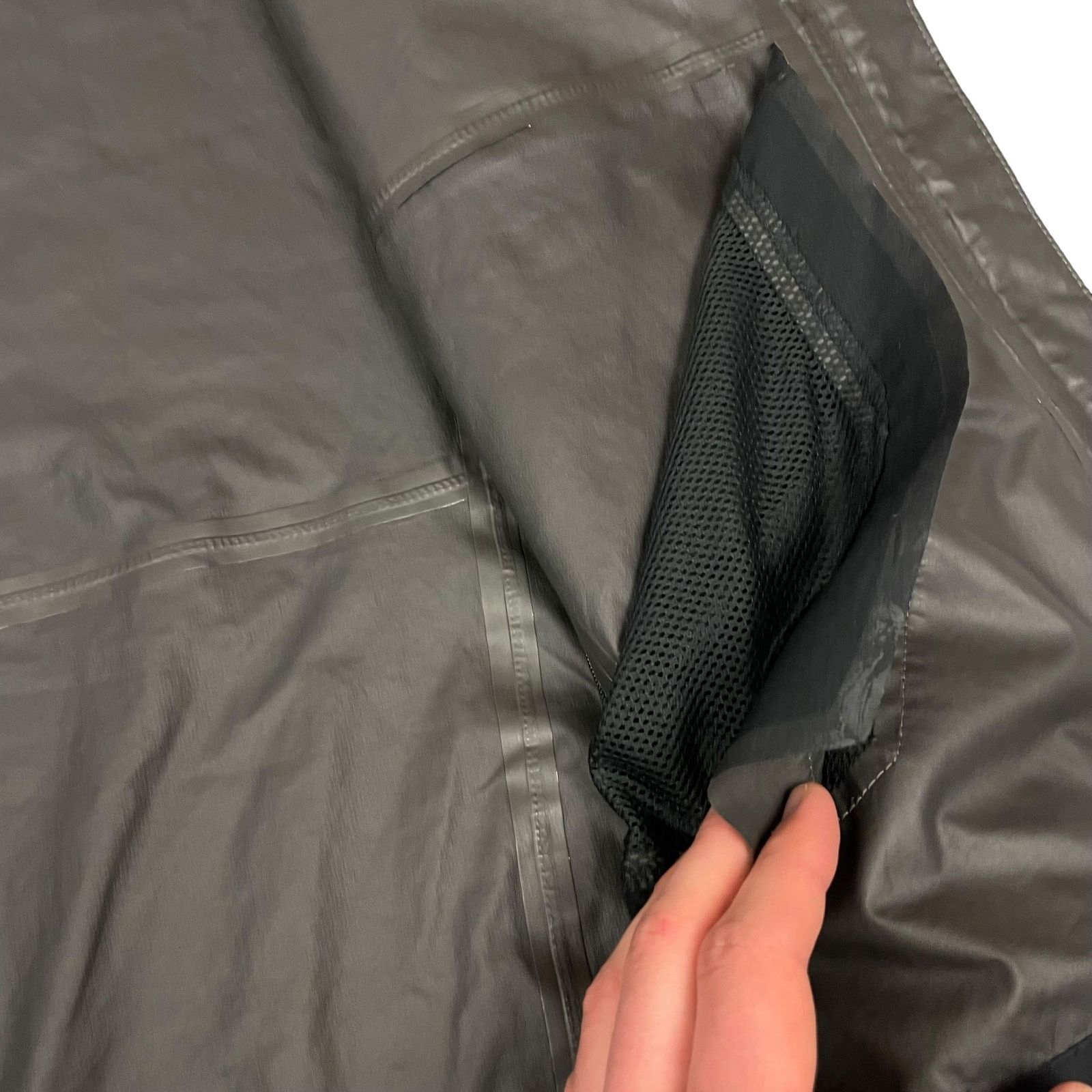 The North Face × Vintage The North Face Women's Gore-Tex Paclite Shell Rain Jacket L Size L / US 10 / IT 46 - 13 Thumbnail