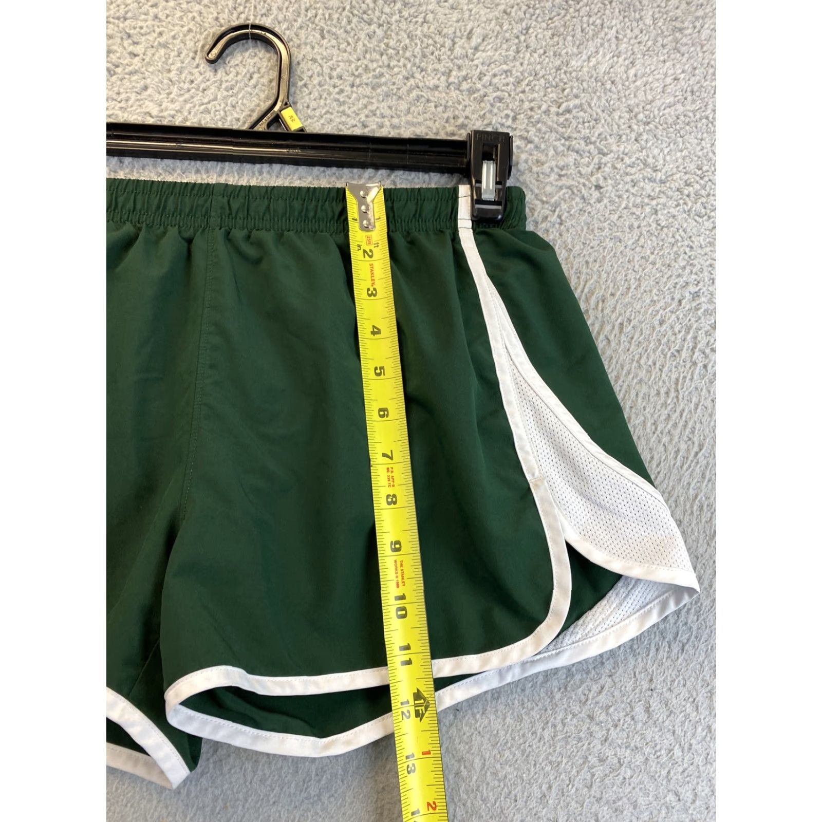 Under Armour Under Armour Shorts Womens Green Jogging Athletic Ladies Running M Regular 3 in Inseam Lightweight Beach Cross Training Womens Size 32" / US 10 / IT 46 - 5 Thumbnail