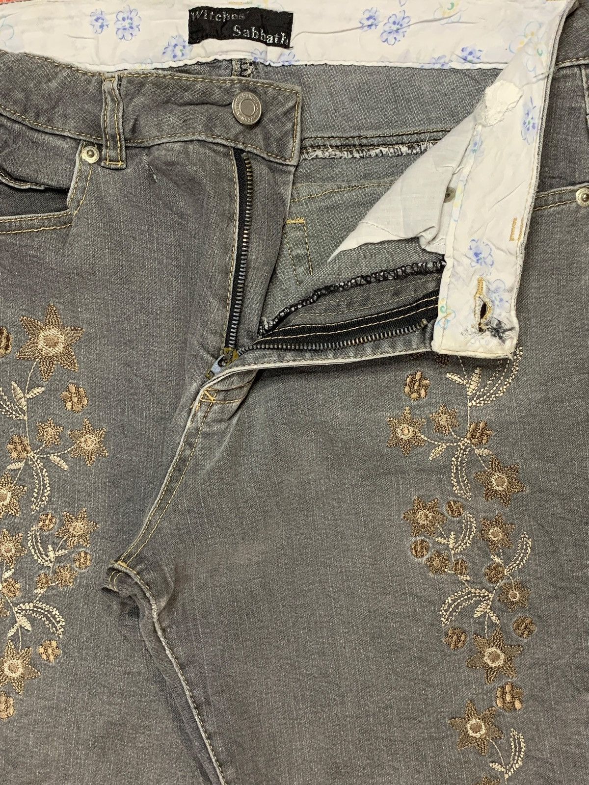 Japanese Brand SALES🔥Vintage Japanese Brand Floral Embroidery Flare Jeans Size 29" - 9 Thumbnail