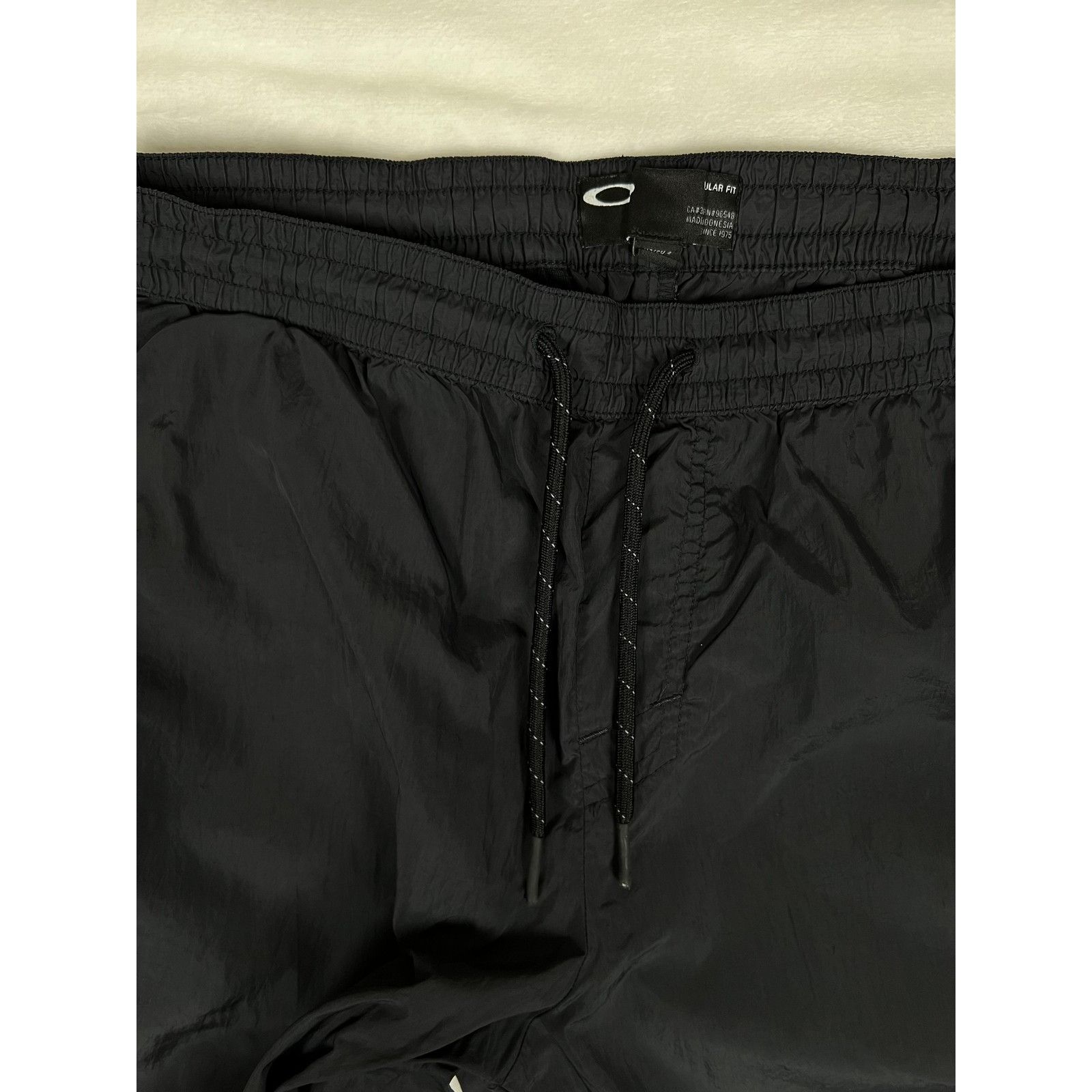 Oakley VTG Oakley Jogger Pants Mens Small Black Nylon Elastic Cuff Size US 28 / EU 44 - 4 Thumbnail