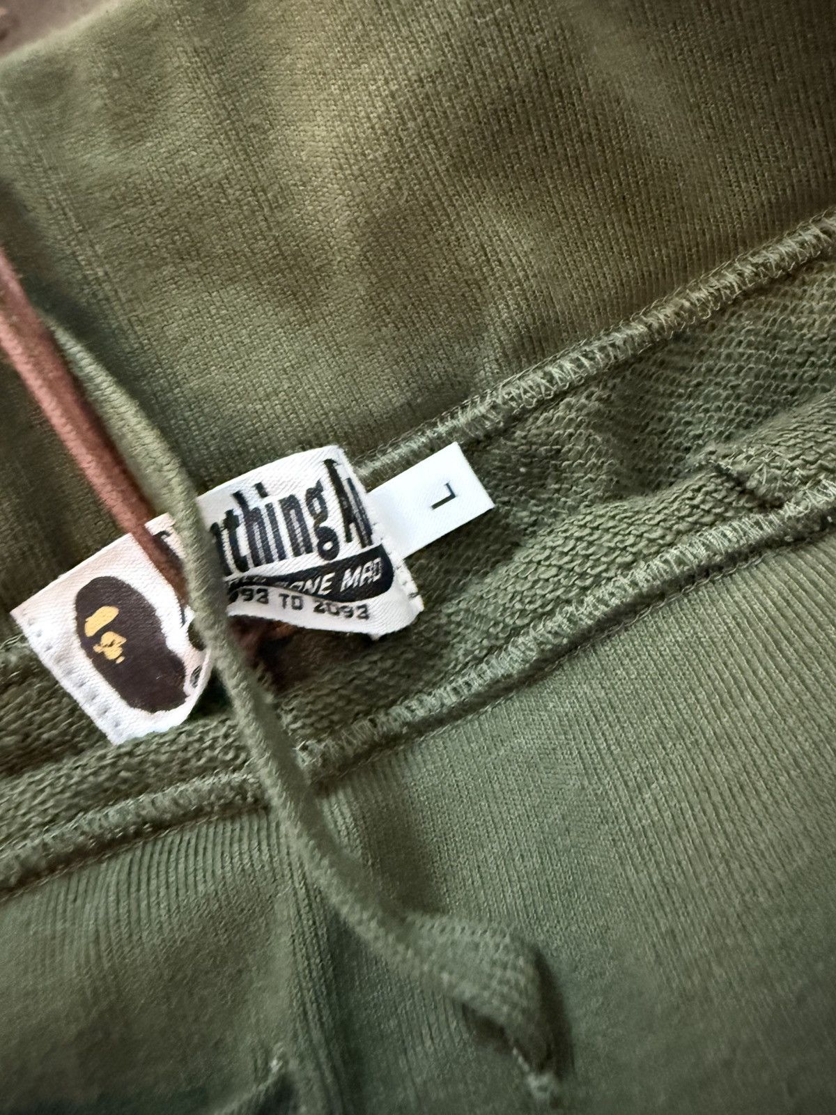 Bape Bape Olive Shark Shorts Size US 32 / EU 48 - 3 Thumbnail