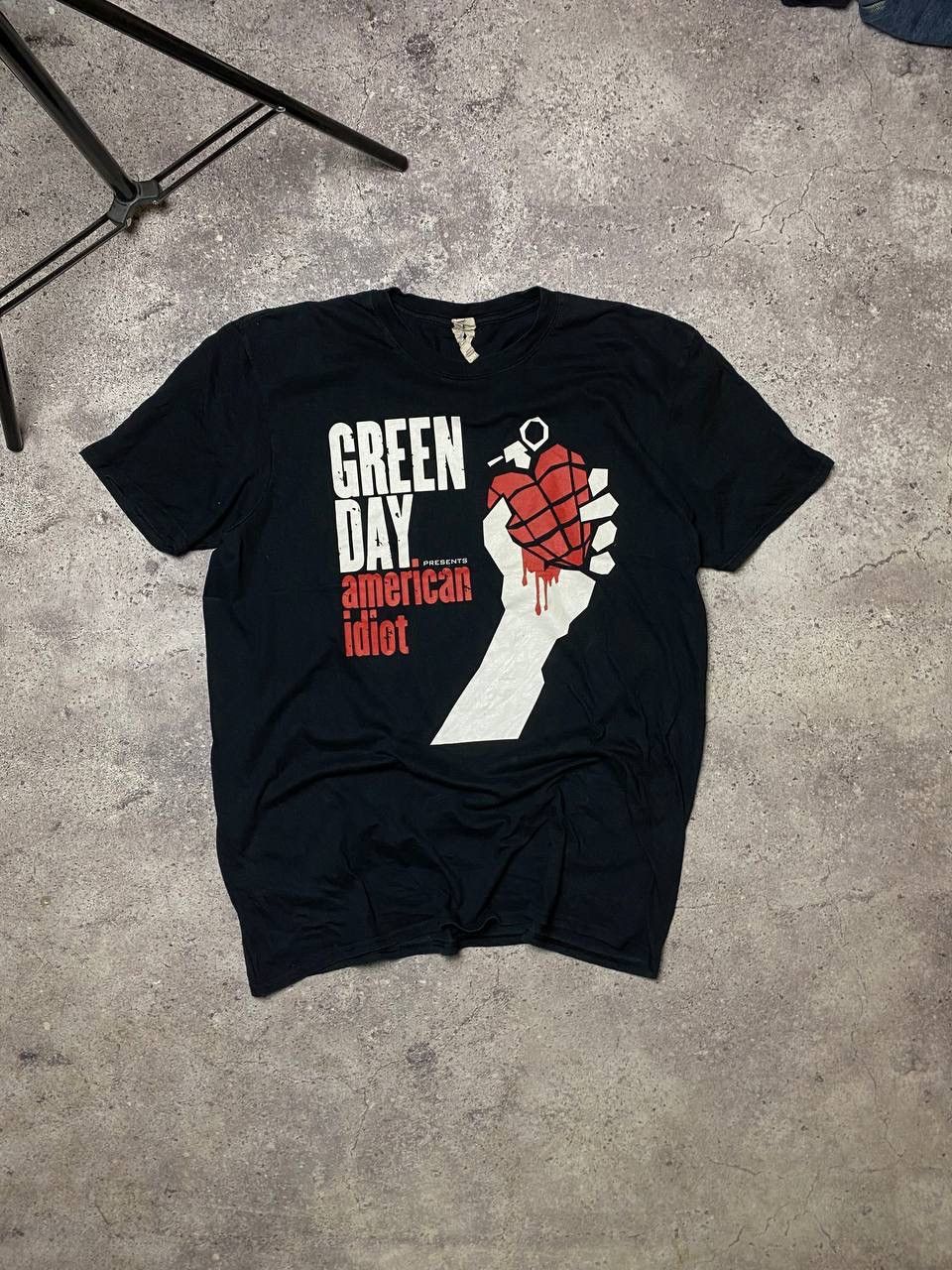 Band Tees × Gildan × Vintage Vintage Green Day American Idiot Black T-Shirt Size XL Size US XL / EU 56 / 4 - 1 Thumbnail