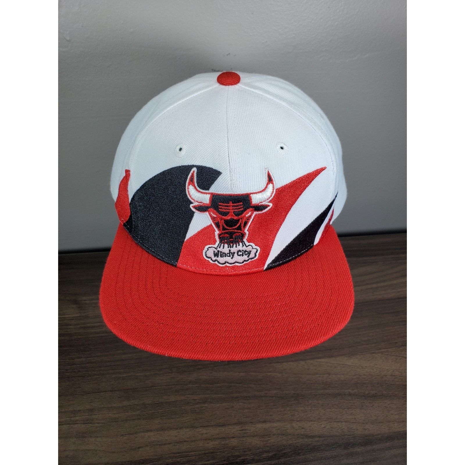 Mitchell & Ness × NBA Chicago Bulls Double Sharktooth Hat Snapback Cap Basketball Size ONE SIZE - 4 Thumbnail