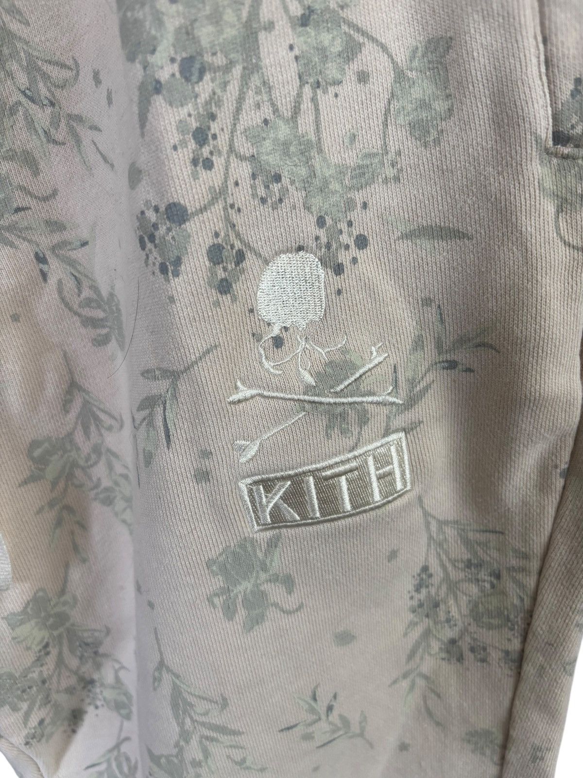 Kith Kith x Mastermind Japan Floral Joggers Size US 32 / EU 48 - 2 Thumbnail