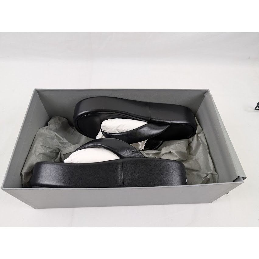 Balenciaga o1rshd1 Rise Thong Smooth Nappa/ Logo Slides in Black Size US 9 / IT 39 - 13 Thumbnail