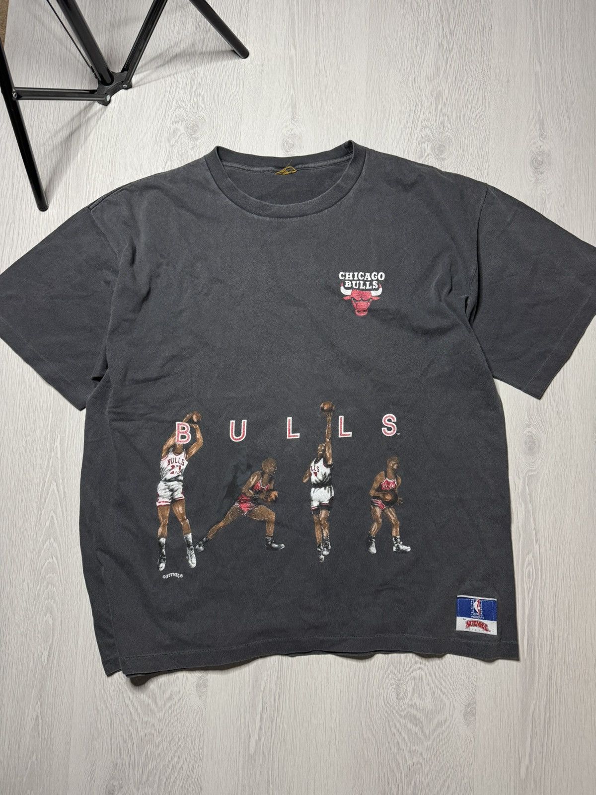 Nutmeg Real Vintage Nutmeg Chicago Bulls Triple Threat Tee Size US XL / EU 56 / 4 - 2 Thumbnail