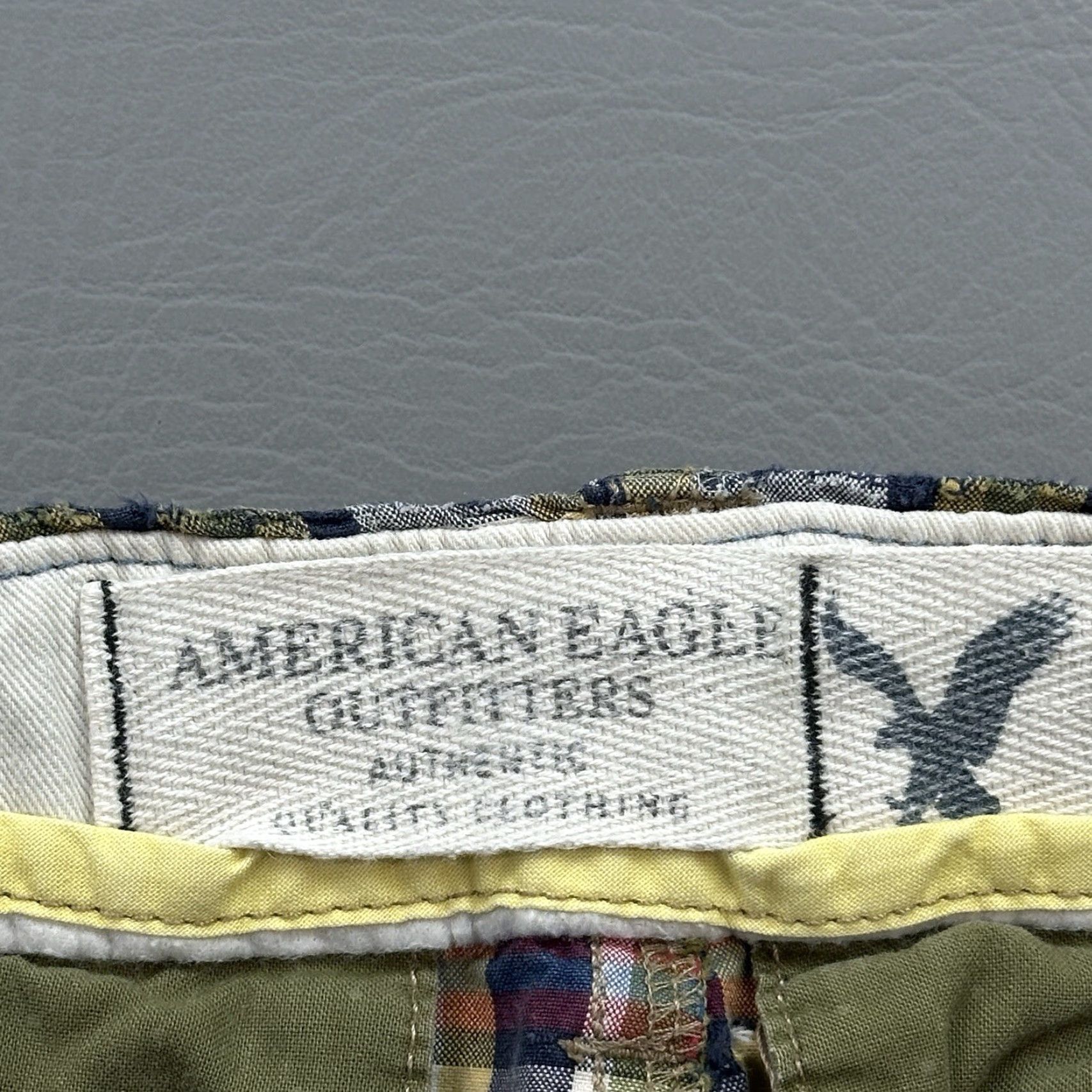 American Eagle Outfitters VINTAGE American Eagle Shorts Mens 30 Plaid Flat Front Chino Casual Y2K Mens Size US 30 / EU 46 - 7 Thumbnail