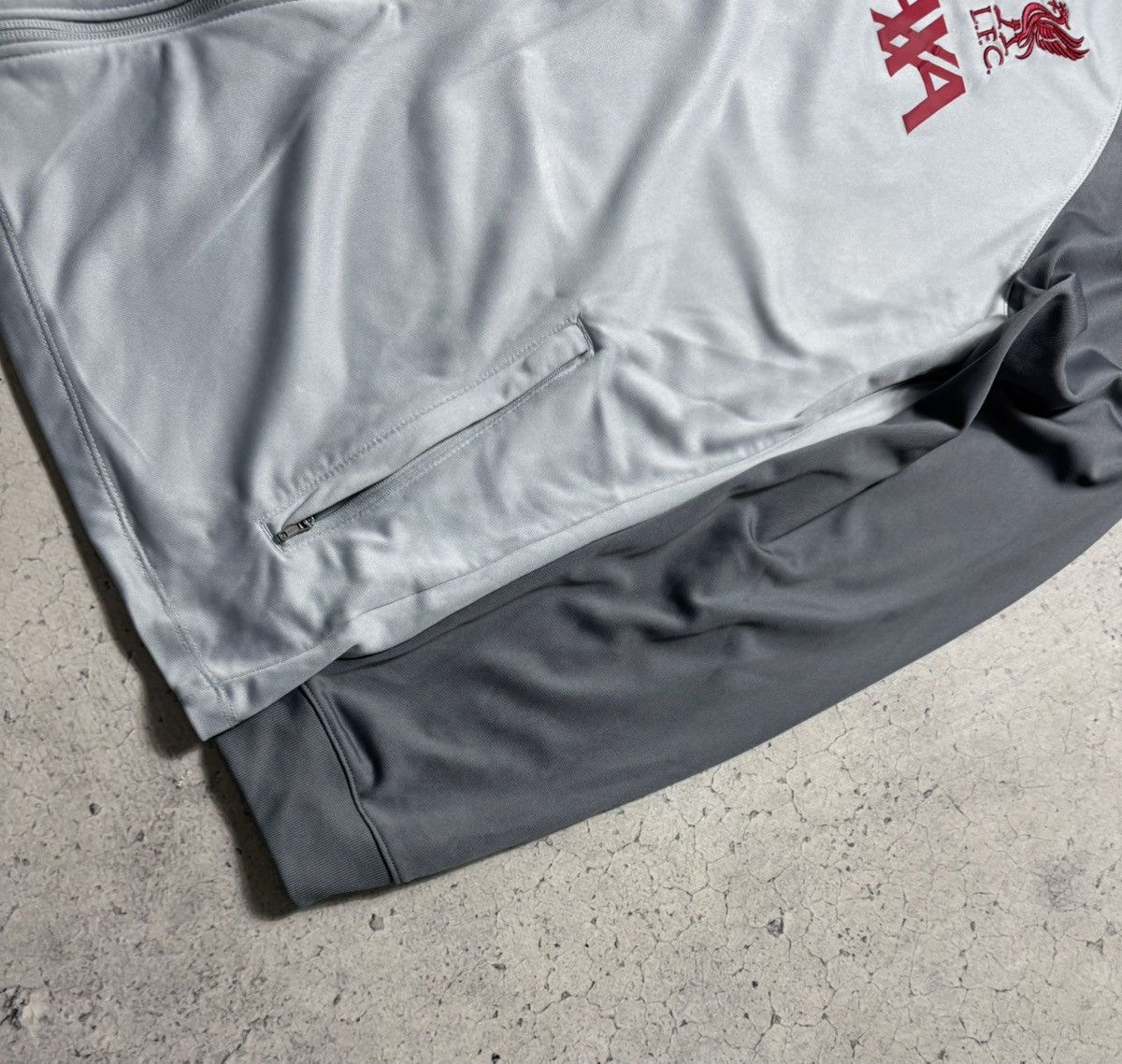 Nike Nike FC Liverpool Football Track Suit Zip Hoodie & Pants Size US L / EU 52-54 / 3 - 5 Thumbnail