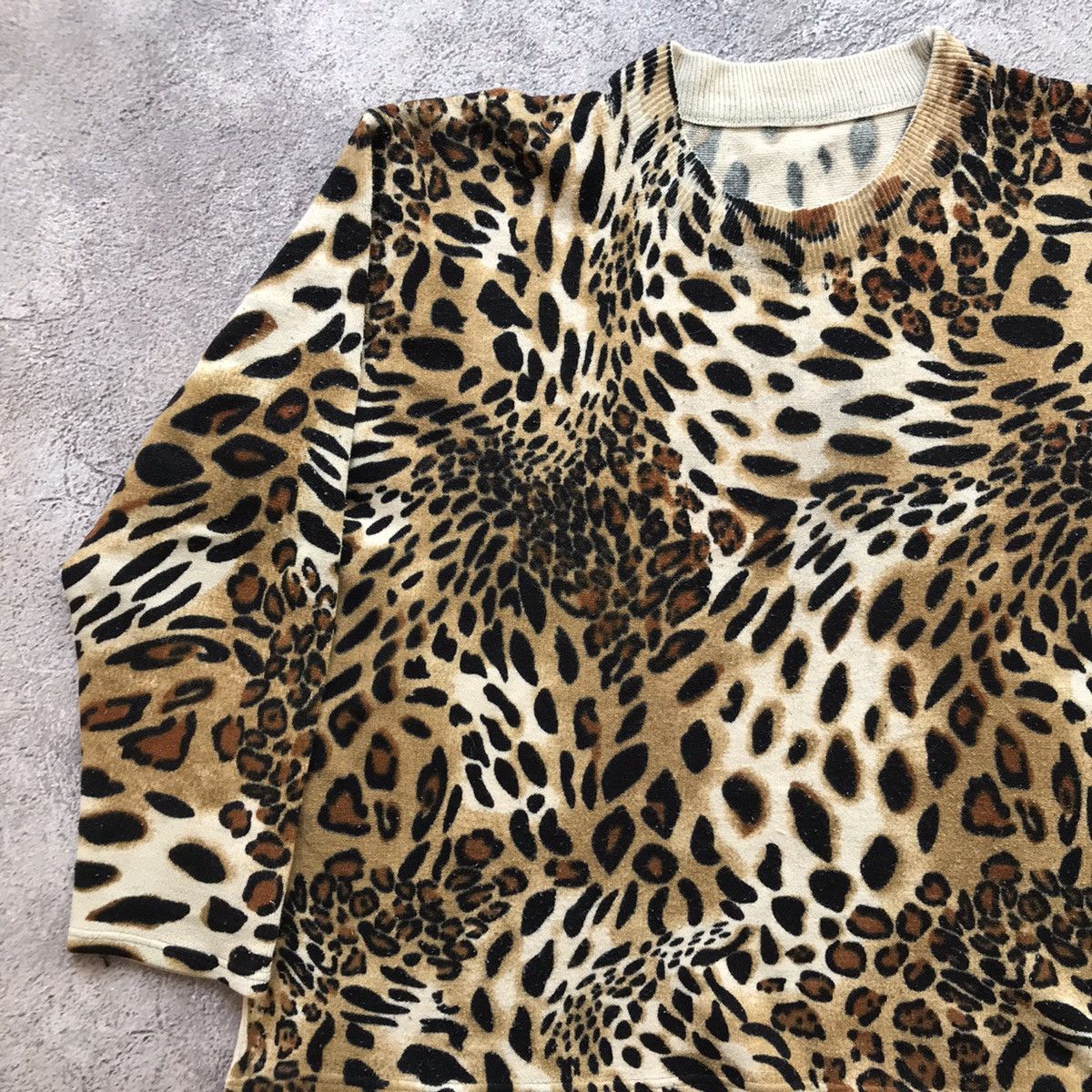 Vintage Vintage Y2K Abstract Leopard All Over Print Sweater Oversize Size XL / US 12-14 / IT 48-50 - 3 Thumbnail